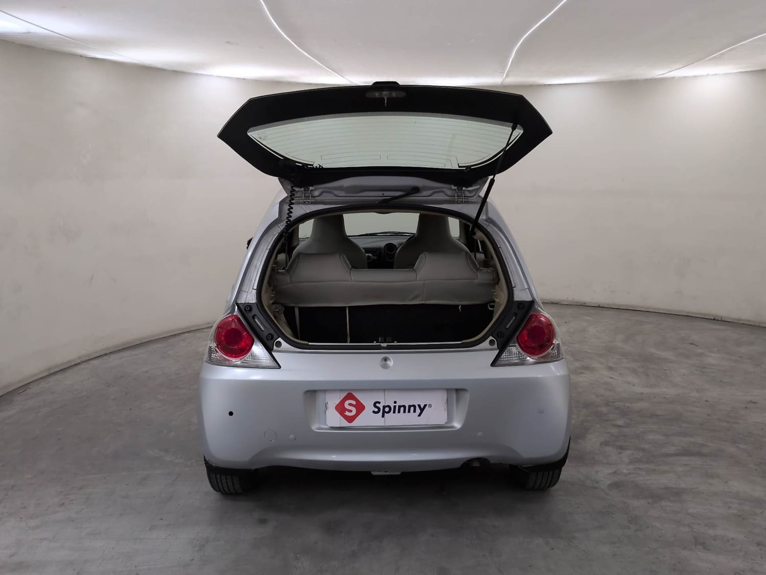 Used 2016 Honda Brio S MT Petrol Manual interior DICKY DOOR OPEN VIEW