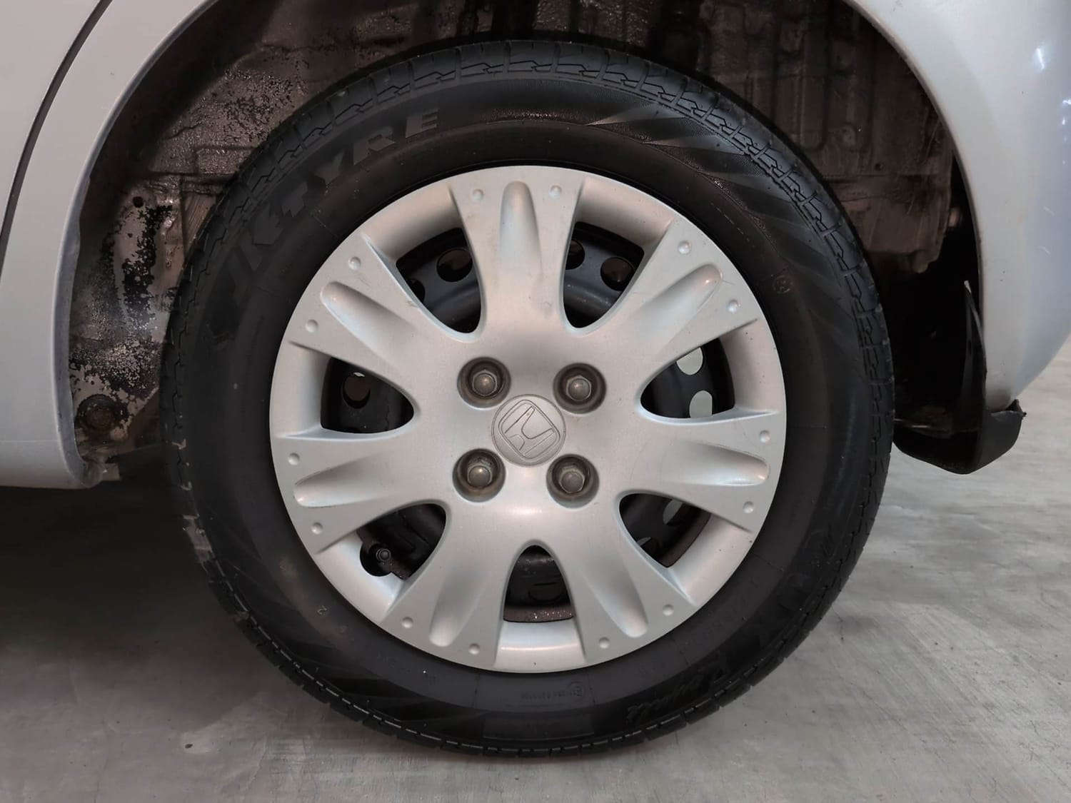Used 2016 Honda Brio S MT Petrol Manual tyres LEFT REAR TYRE RIM VIEW