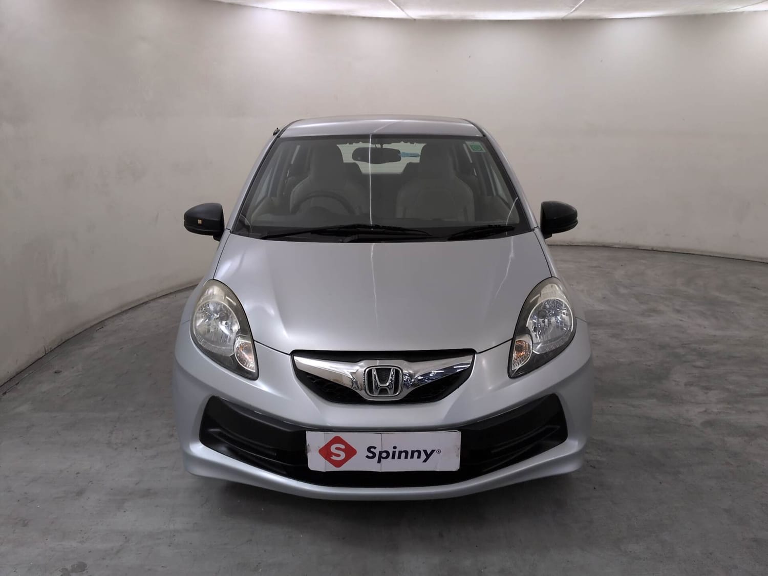 Used 2016 Honda Brio S MT Petrol Manual exterior FRONT VIEW