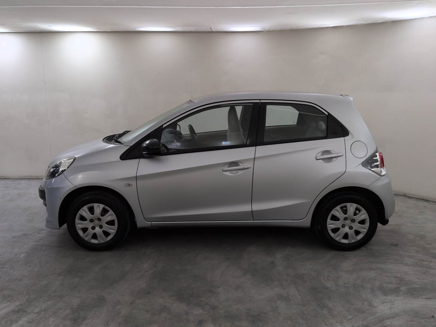 Used 2016 Honda Brio S MT Petrol Manual exterior LEFT SIDE VIEW