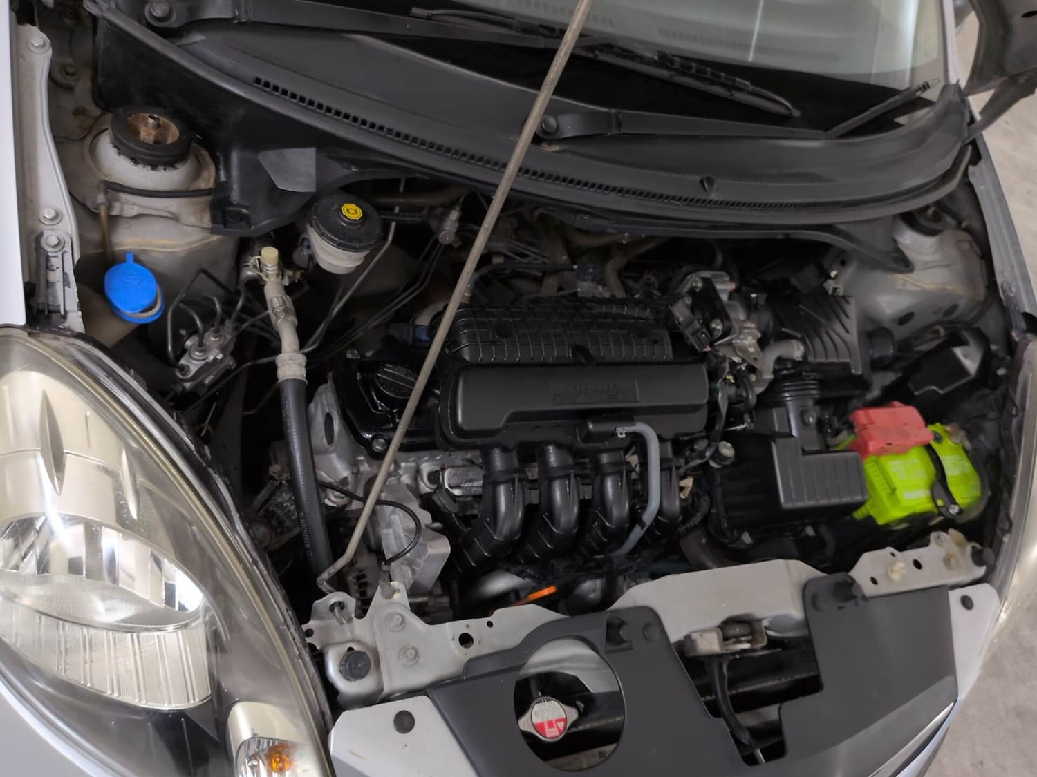 Used 2016 Honda Brio S MT Petrol Manual engine ENGINE RIGHT SIDE VIEW