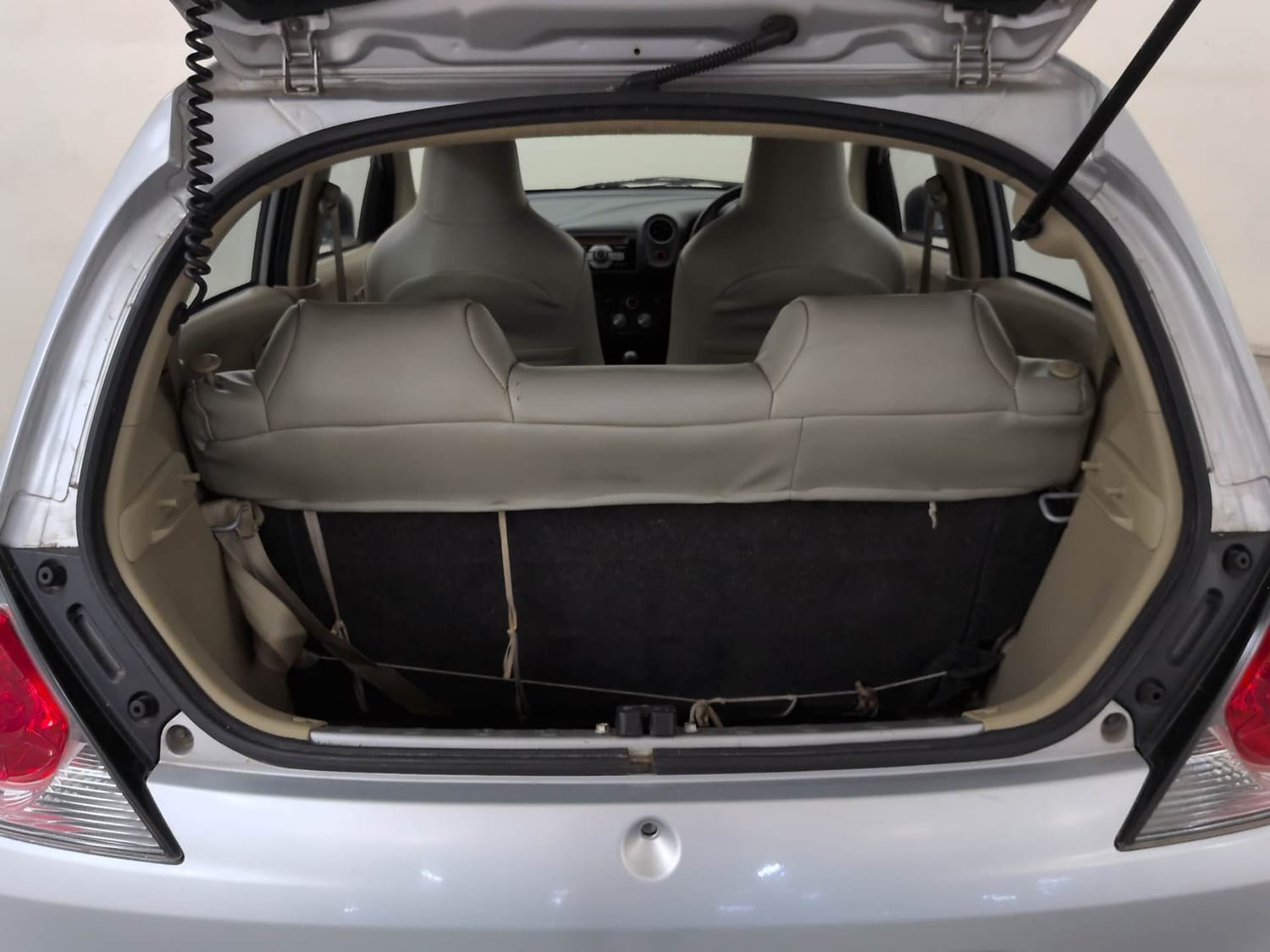 Used 2016 Honda Brio S MT Petrol Manual interior DICKY INSIDE VIEW