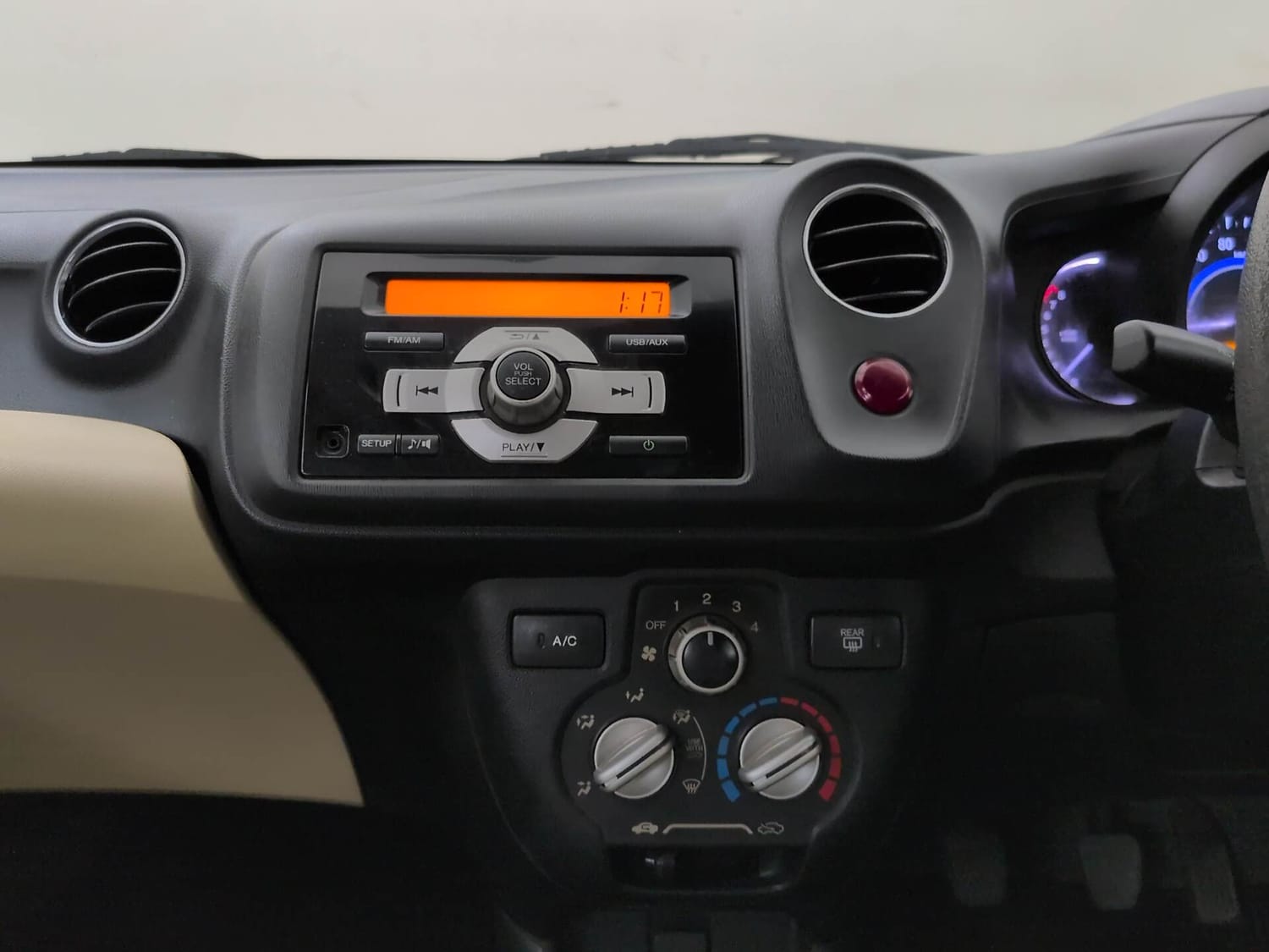 Used 2016 Honda Brio S MT Petrol Manual interior MUSIC SYSTEM & AC CONTROL VIEW