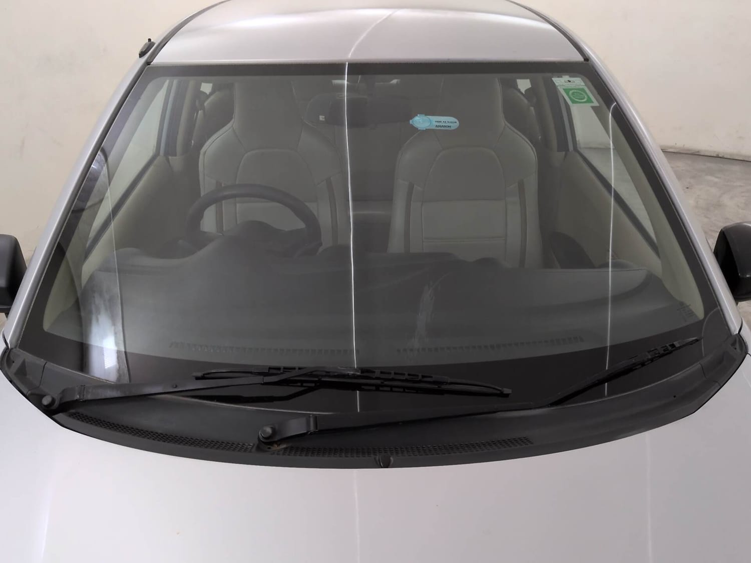 Used 2016 Honda Brio S MT Petrol Manual exterior FRONT WINDSHIELD VIEW