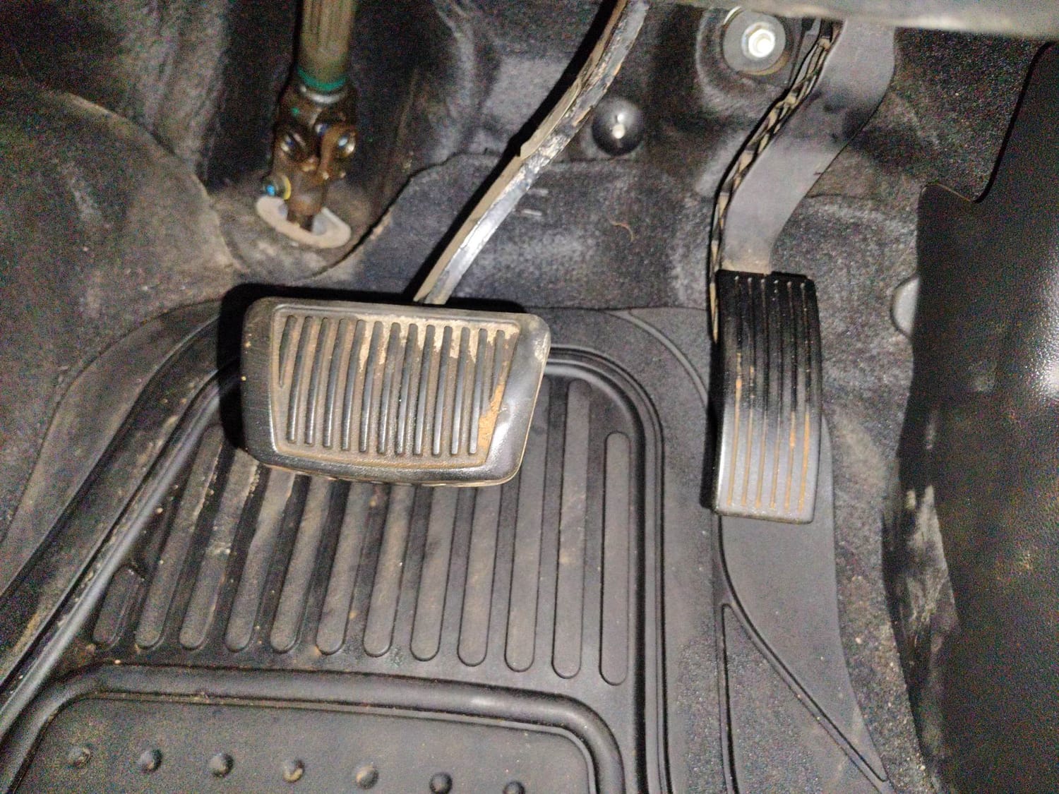Used 2013 Hyundai Grand i10 Sportz AT 1.2 Kappa VTVT Petrol Automatic interior PEDALS VIEW