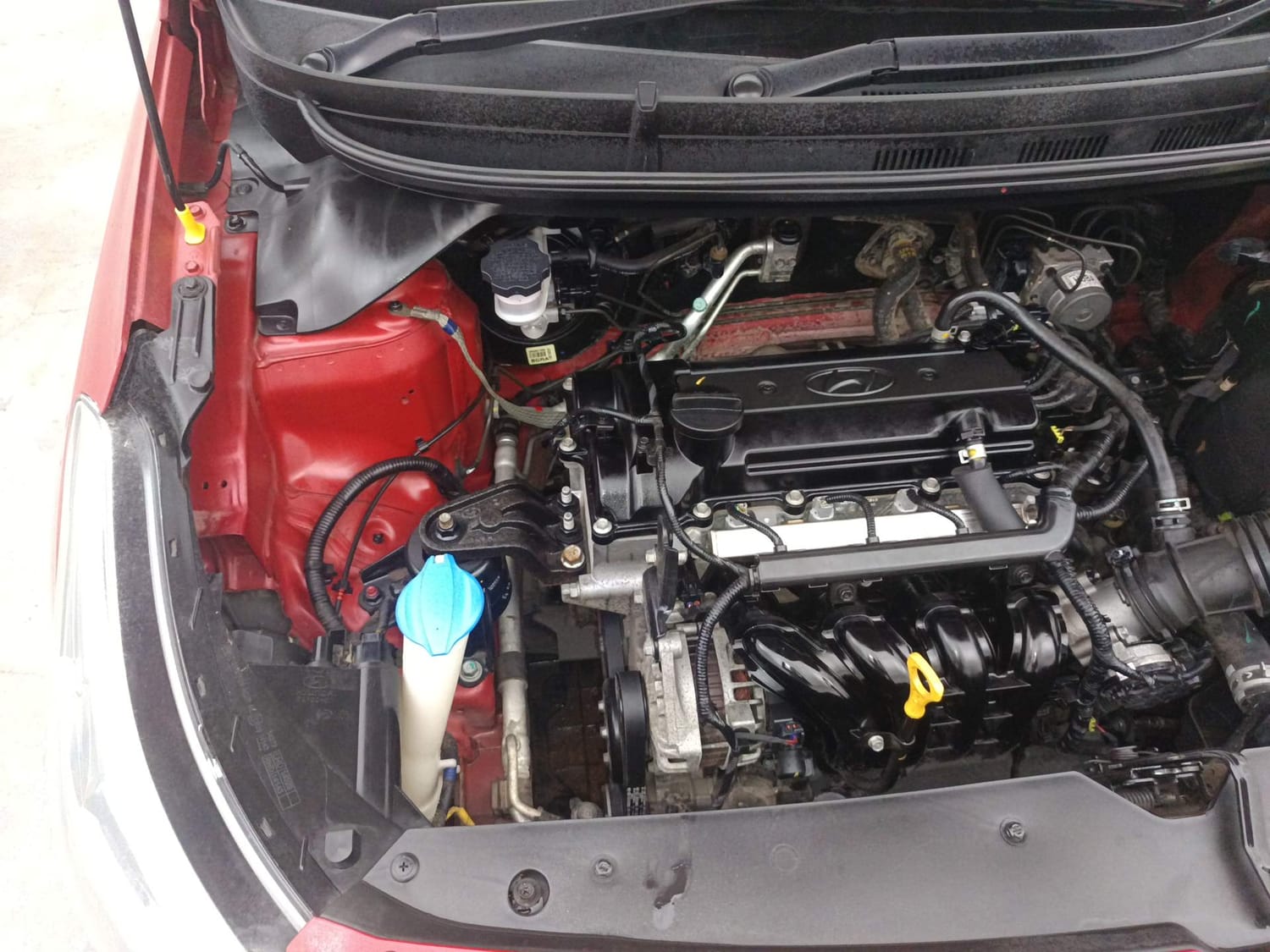 Used 2016 Hyundai Elite i20 Sportz 1.2 Petrol Manual engine ENGINE RIGHT SIDE VIEW