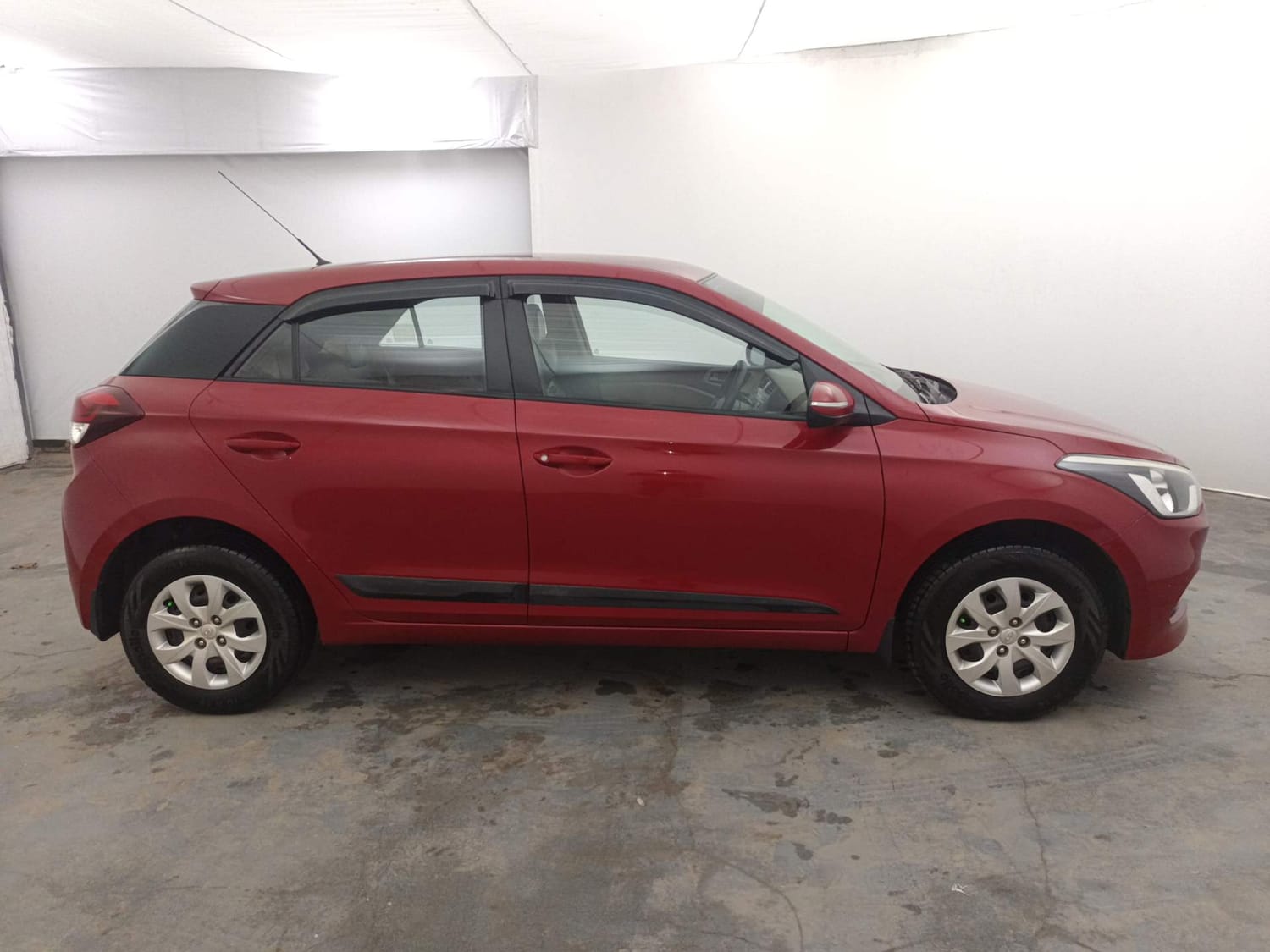 Used 2016 Hyundai Elite i20 Sportz 1.2 Petrol Manual exterior RIGHT SIDE VIEW