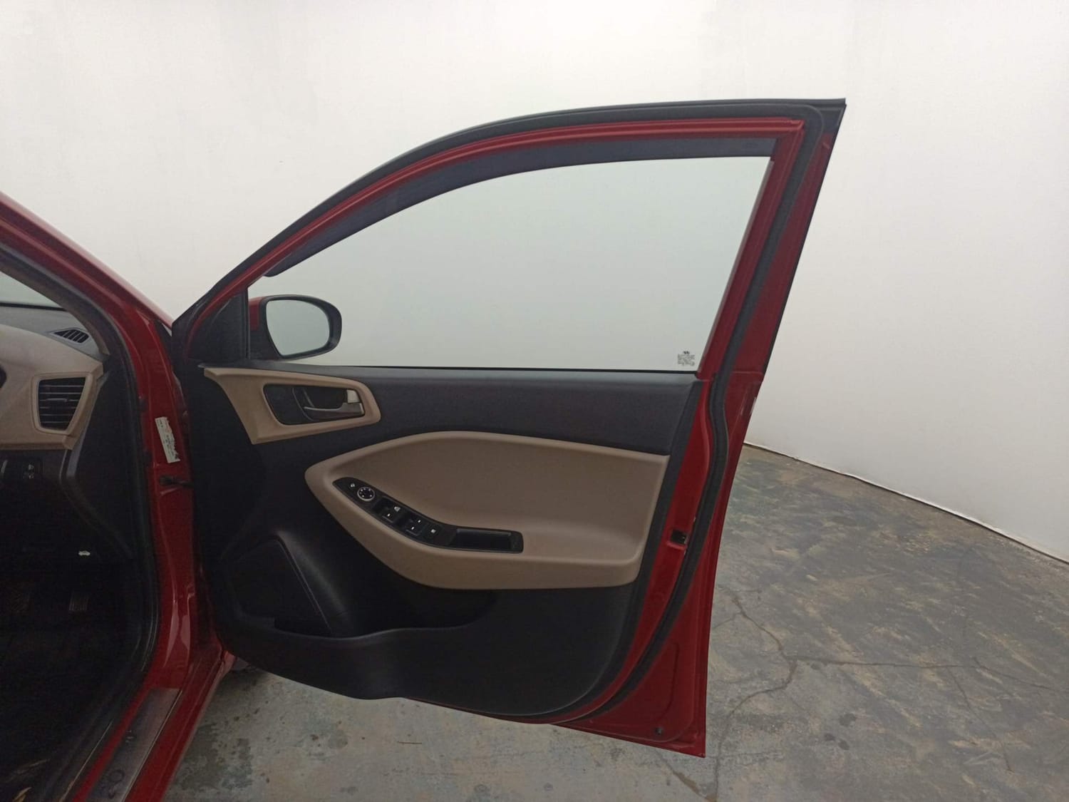 Used 2016 Hyundai Elite i20 Sportz 1.2 Petrol Manual interior RIGHT FRONT DOOR OPEN VIEW