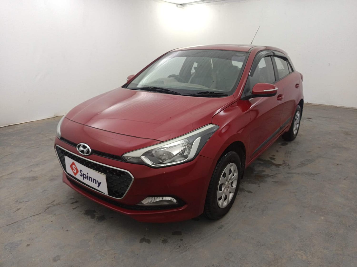 Used 2016 Hyundai Elite i20 Sportz 1.2 Petrol Manual exterior LEFT FRONT CORNER VIEW