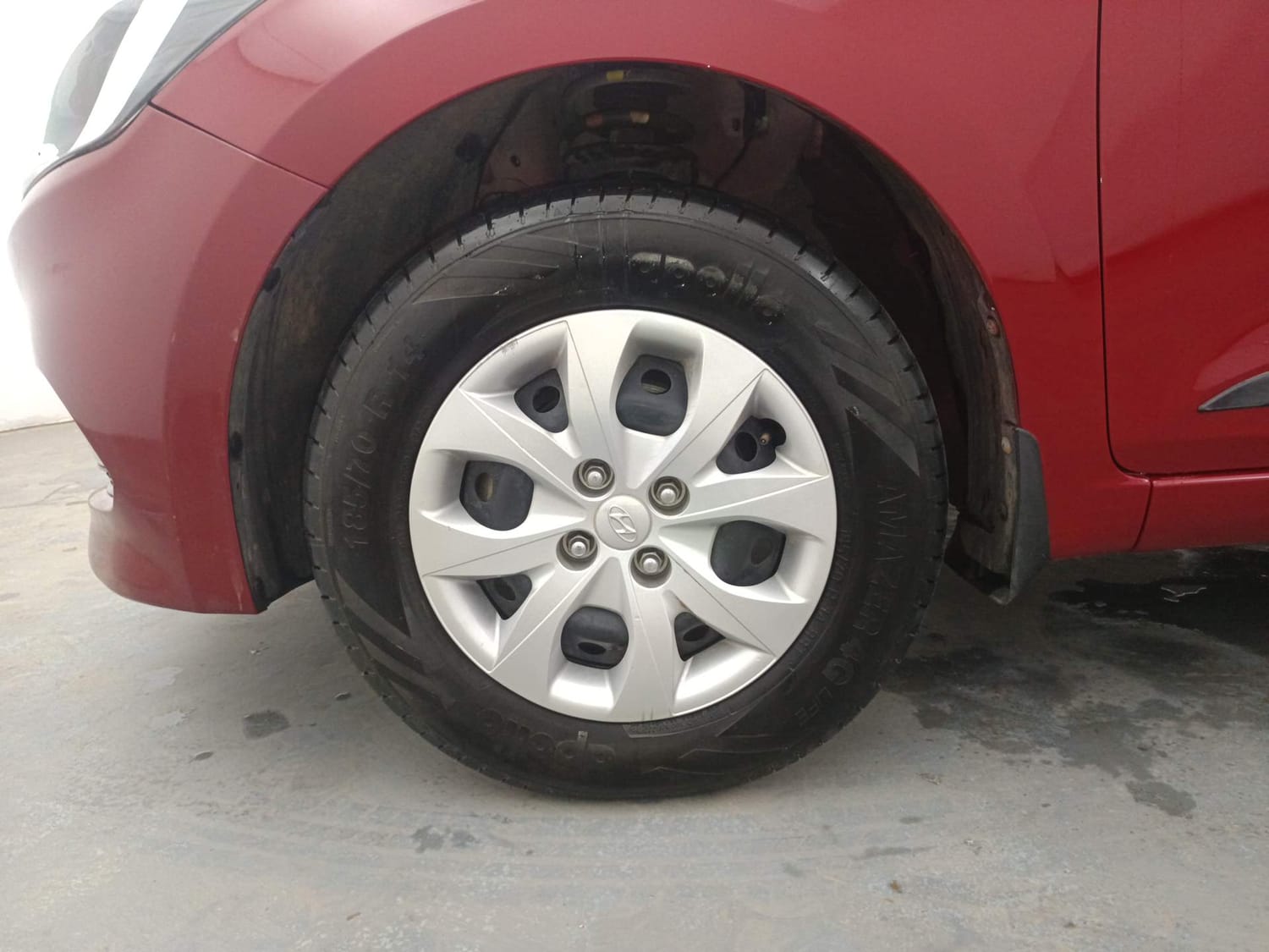 Used 2016 Hyundai Elite i20 Sportz 1.2 Petrol Manual tyres LEFT FRONT TYRE RIM VIEW