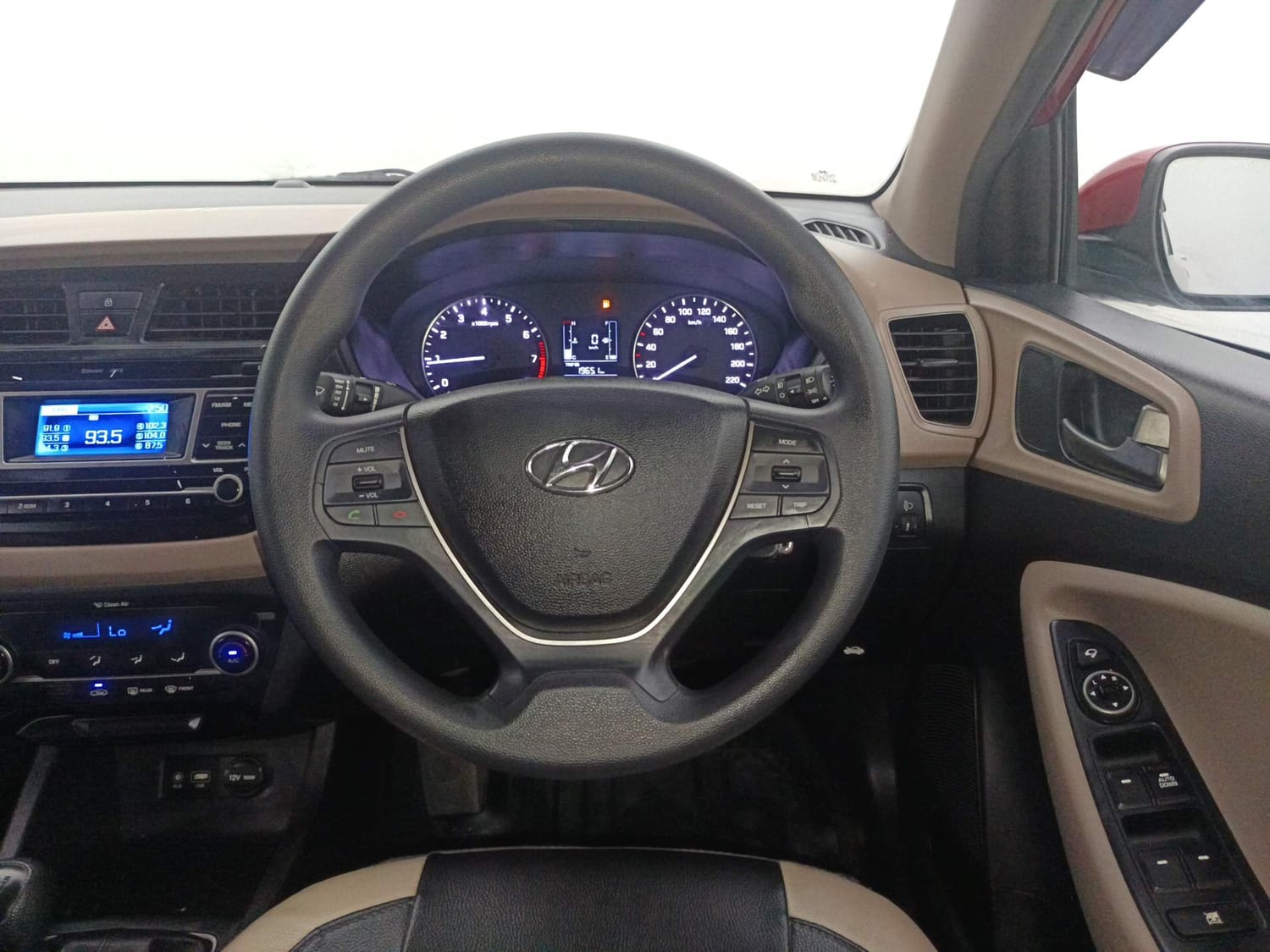 Used 2016 Hyundai Elite i20 Sportz 1.2 Petrol Manual interior STEERING VIEW