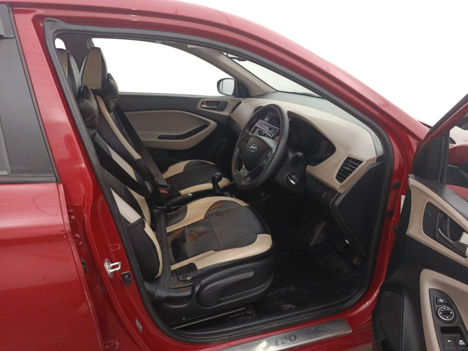 Used 2016 Hyundai Elite i20 Sportz 1.2 Petrol Manual interior RIGHT SIDE FRONT DOOR CABIN VIEW