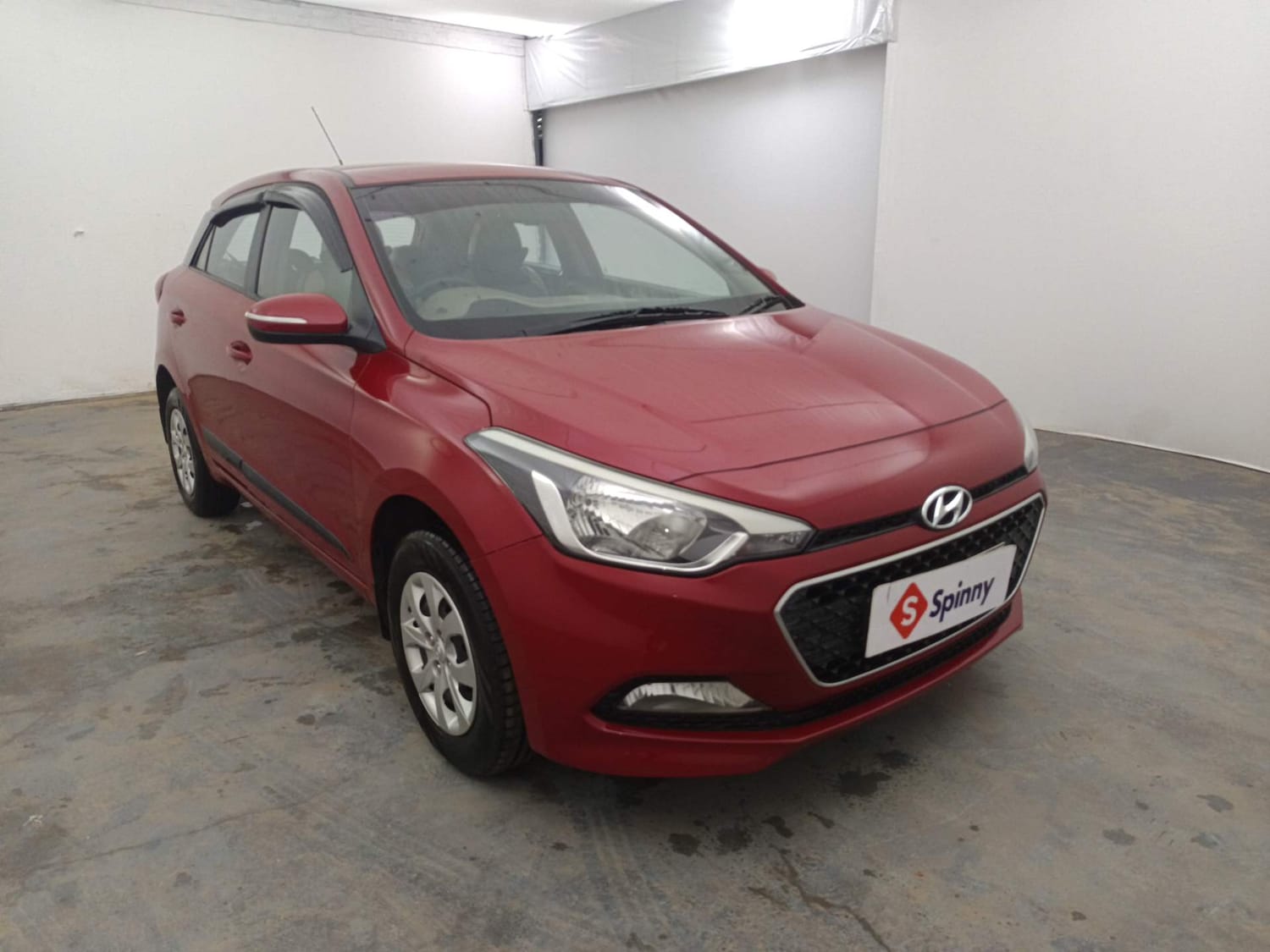 Used 2016 Hyundai Elite i20 Sportz 1.2 Petrol Manual exterior RIGHT FRONT CORNER VIEW