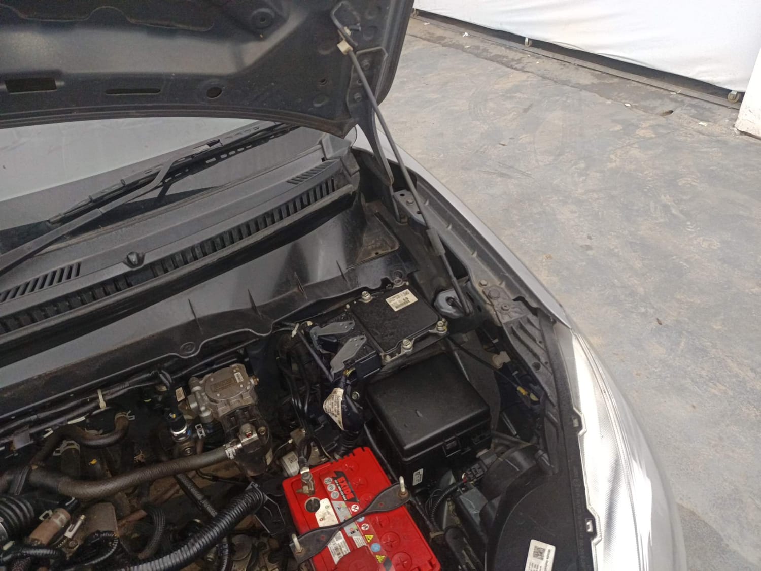 Used 2023 Maruti Suzuki Celerio VXi CNG Cng Manual engine ENGINE LEFT SIDE HINGE & APRON VIEW