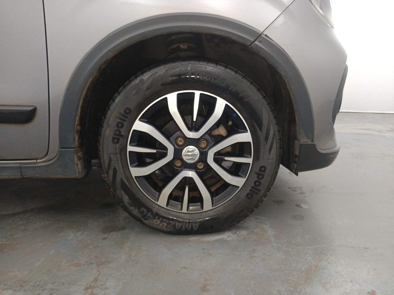 Used 2023 Maruti Suzuki Celerio VXi CNG Cng Manual tyres RIGHT FRONT TYRE RIM VIEW