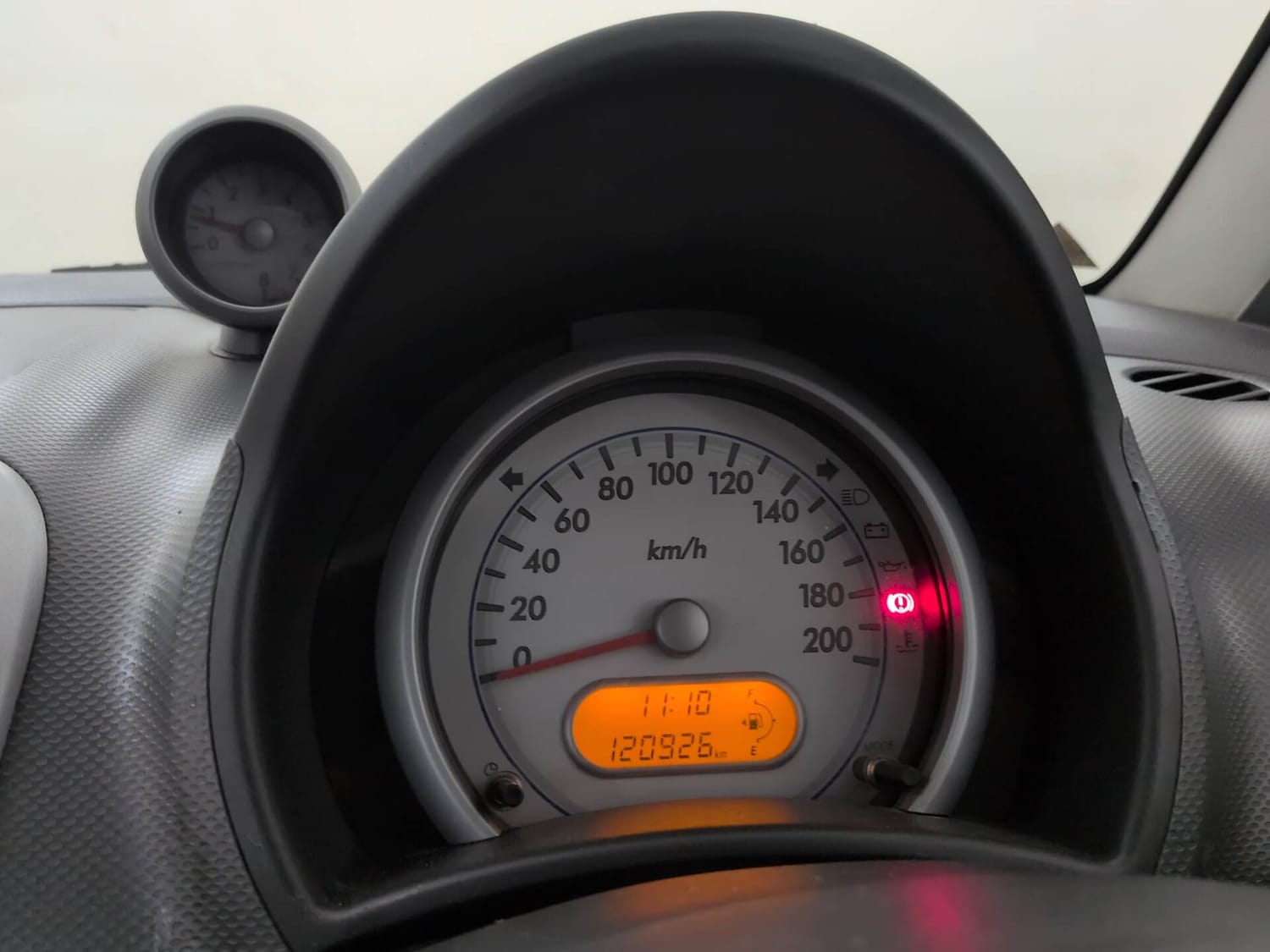 Used 2014 Maruti Suzuki Ritz Zxi BS-IV Petrol Manual interior CLUSTERMETER VIEW