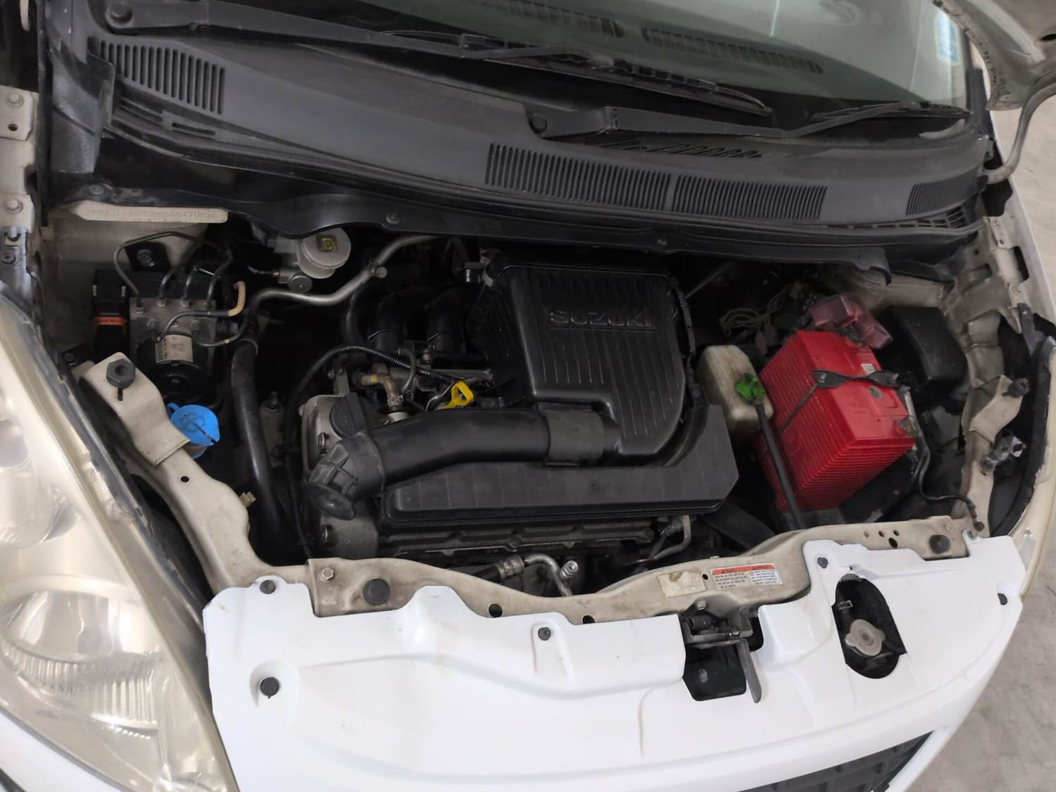 Used 2014 Maruti Suzuki Ritz Zxi BS-IV Petrol Manual engine ENGINE RIGHT SIDE VIEW