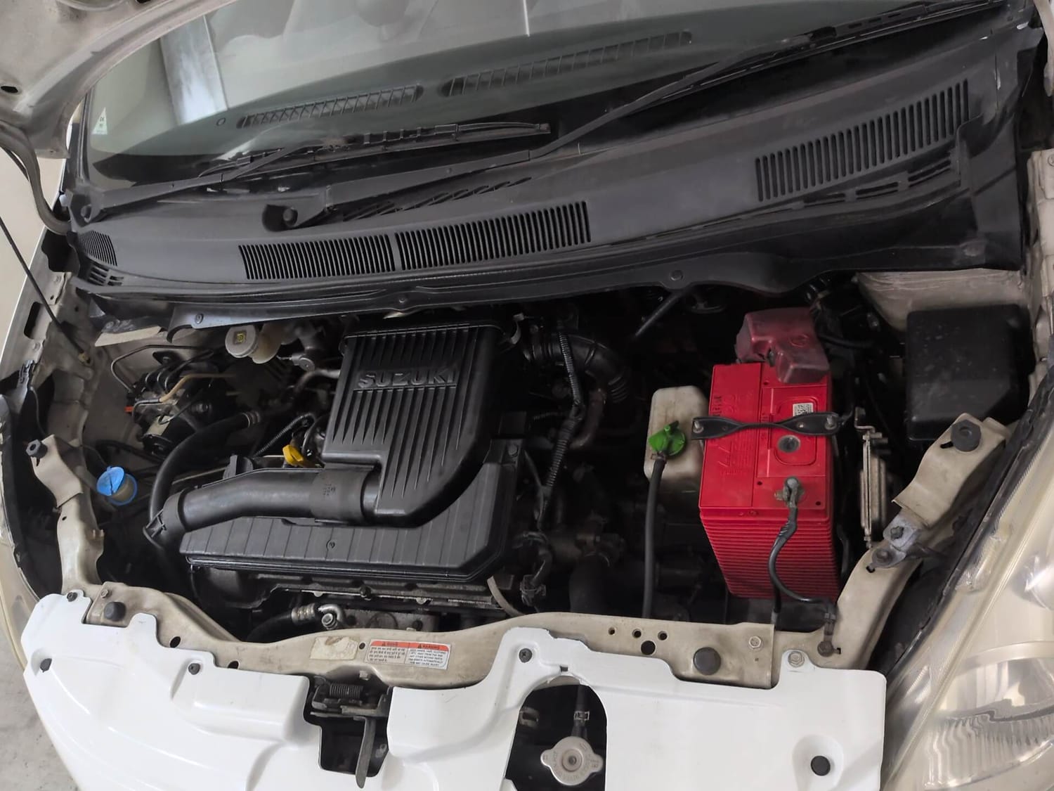 Used 2014 Maruti Suzuki Ritz Zxi BS-IV Petrol Manual engine ENGINE LEFT SIDE VIEW