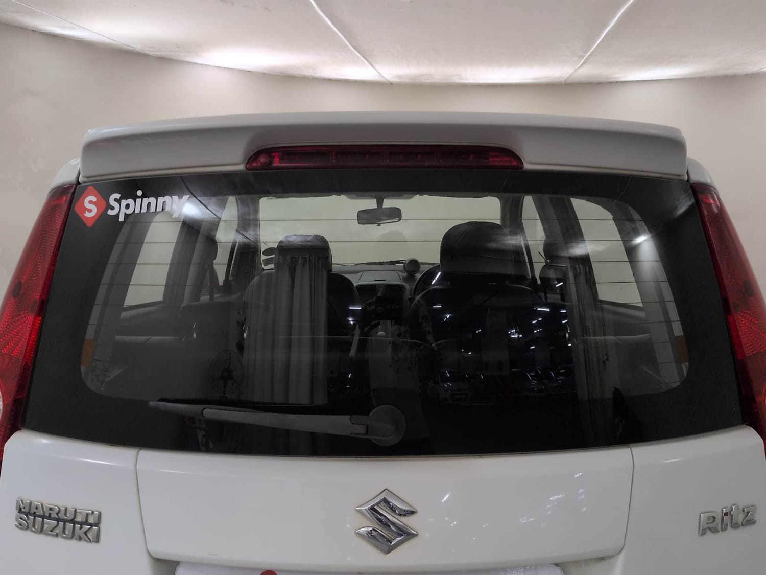 Used 2014 Maruti Suzuki Ritz Zxi BS-IV Petrol Manual exterior BACK WINDSHIELD VIEW