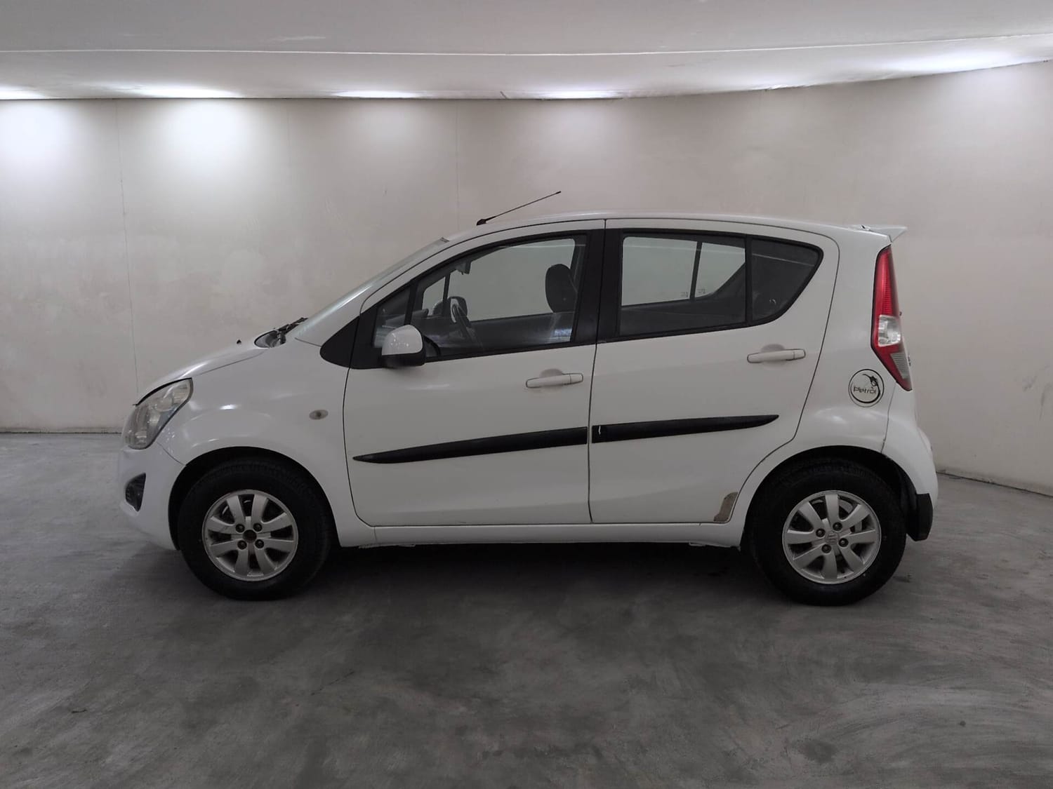 Used 2014 Maruti Suzuki Ritz Zxi BS-IV Petrol Manual exterior LEFT SIDE VIEW