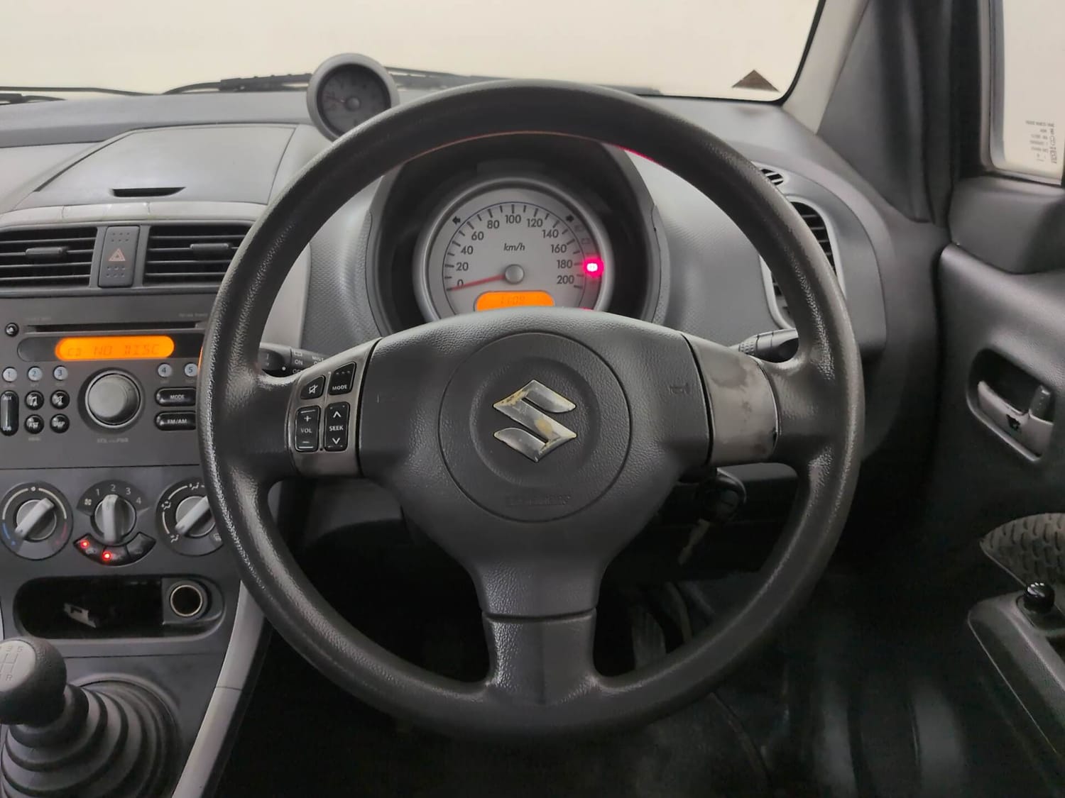 Used 2014 Maruti Suzuki Ritz Zxi BS-IV Petrol Manual interior STEERING VIEW