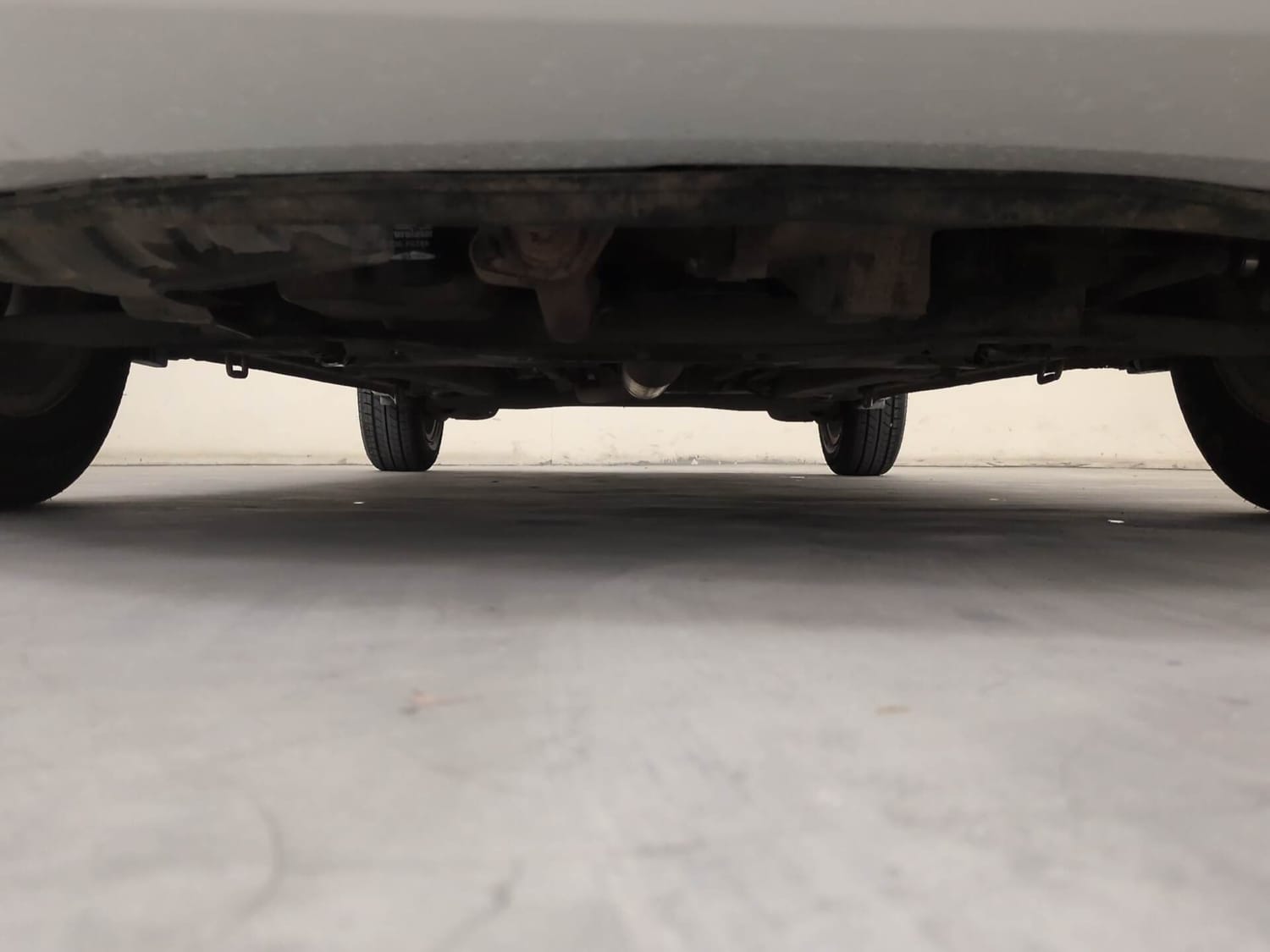 Used 2014 Maruti Suzuki Ritz Zxi BS-IV Petrol Manual extra FRONT LEFT UNDERBODY VIEW