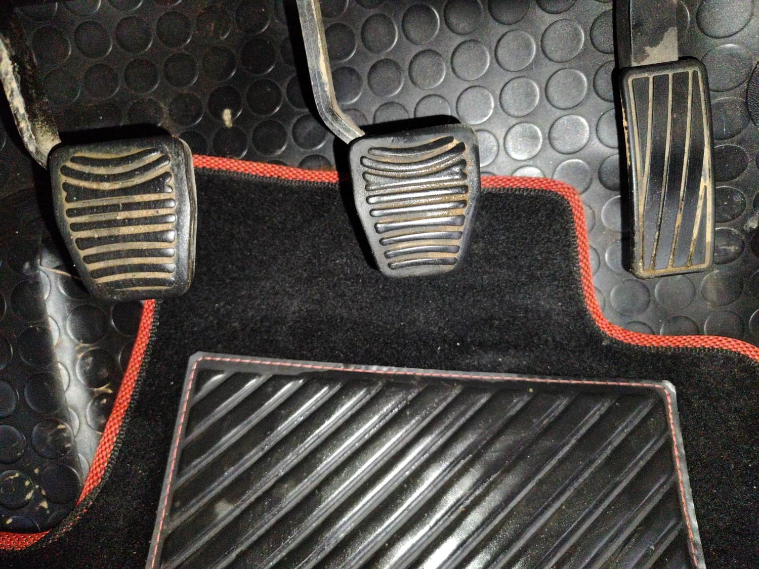 Used 2018 Mahindra KUV100 NXT K8 6 STR Petrol Manual interior PEDALS VIEW