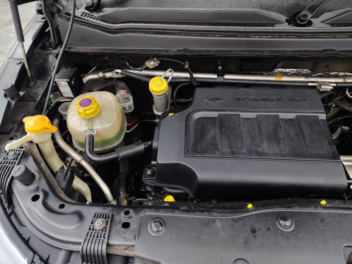 Used 2018 Mahindra KUV100 NXT K8 6 STR Petrol Manual engine ENGINE RIGHT SIDE VIEW