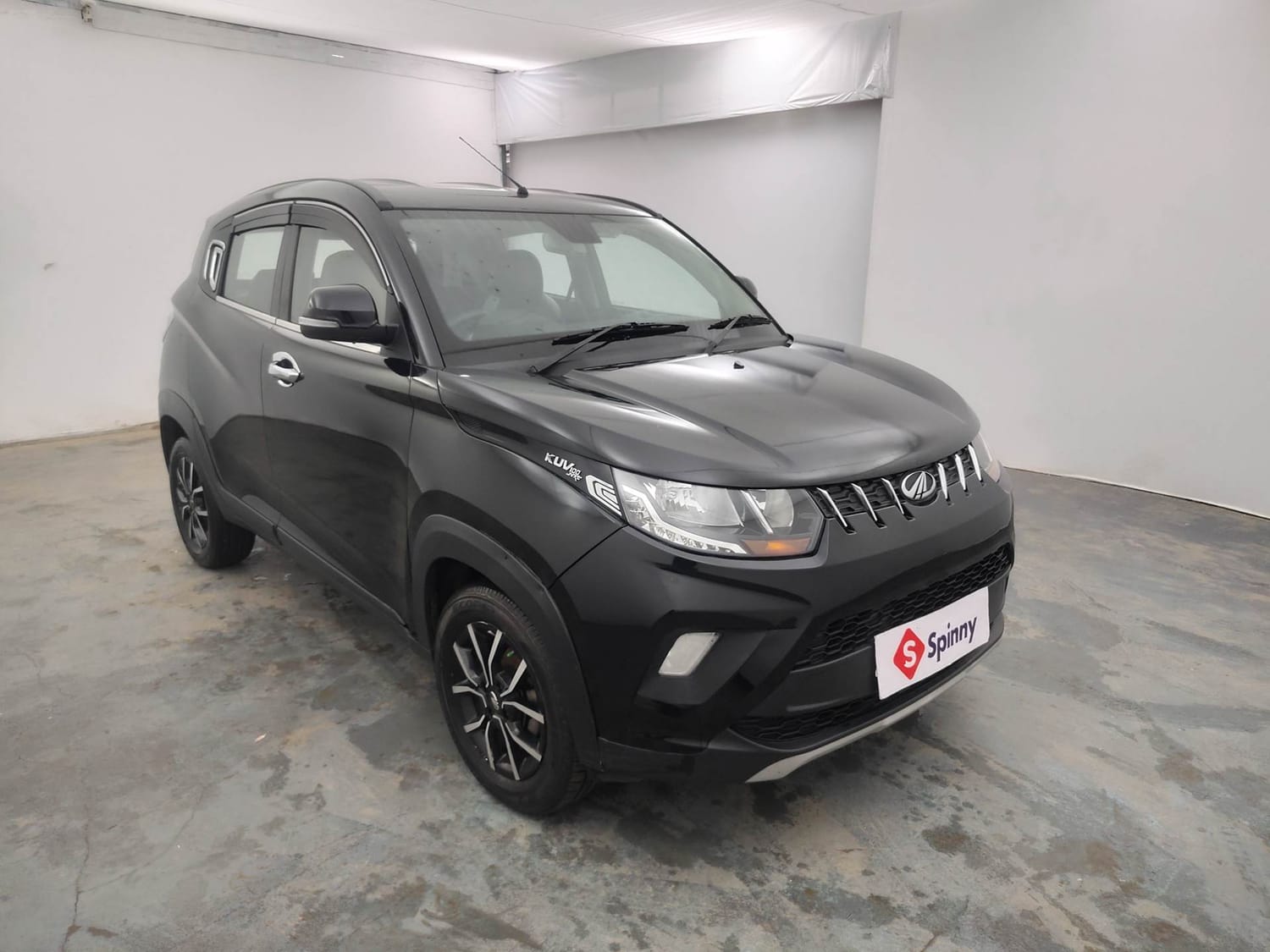 Used 2018 Mahindra KUV100 NXT K8 6 STR Petrol Manual exterior RIGHT FRONT CORNER VIEW