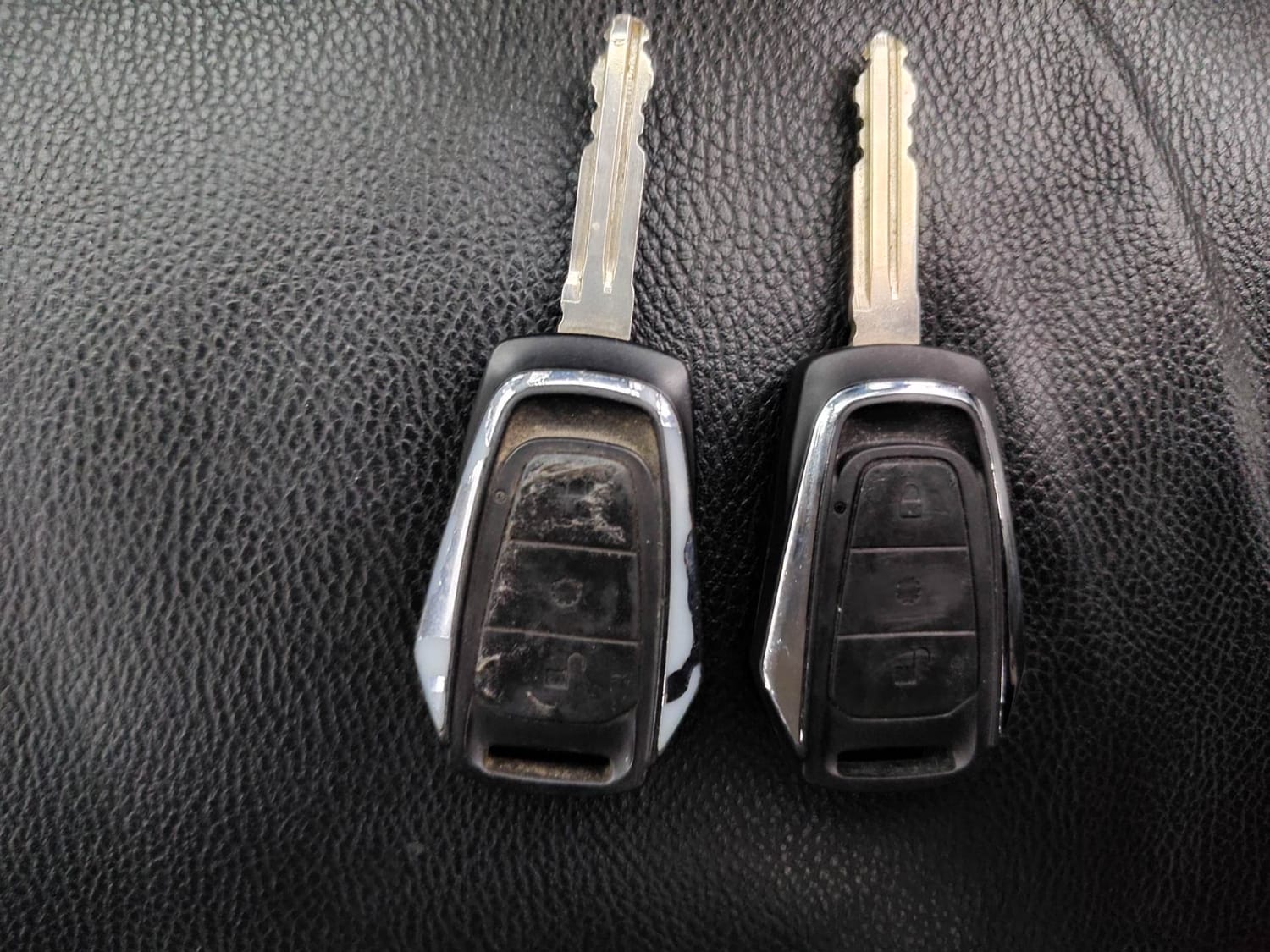 Used 2018 Mahindra KUV100 NXT K8 6 STR Petrol Manual extra CAR KEY VIEW