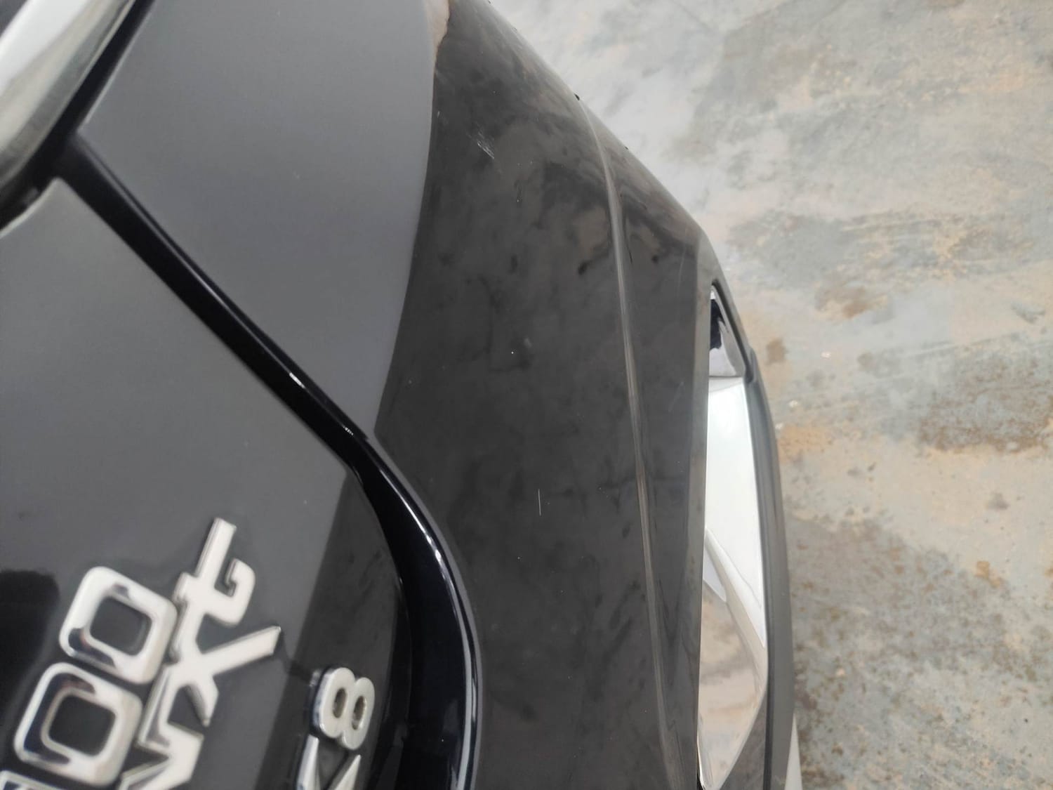 Used 2018 Mahindra KUV100 NXT K8 6 STR Petrol Manual dents MINOR DENT
