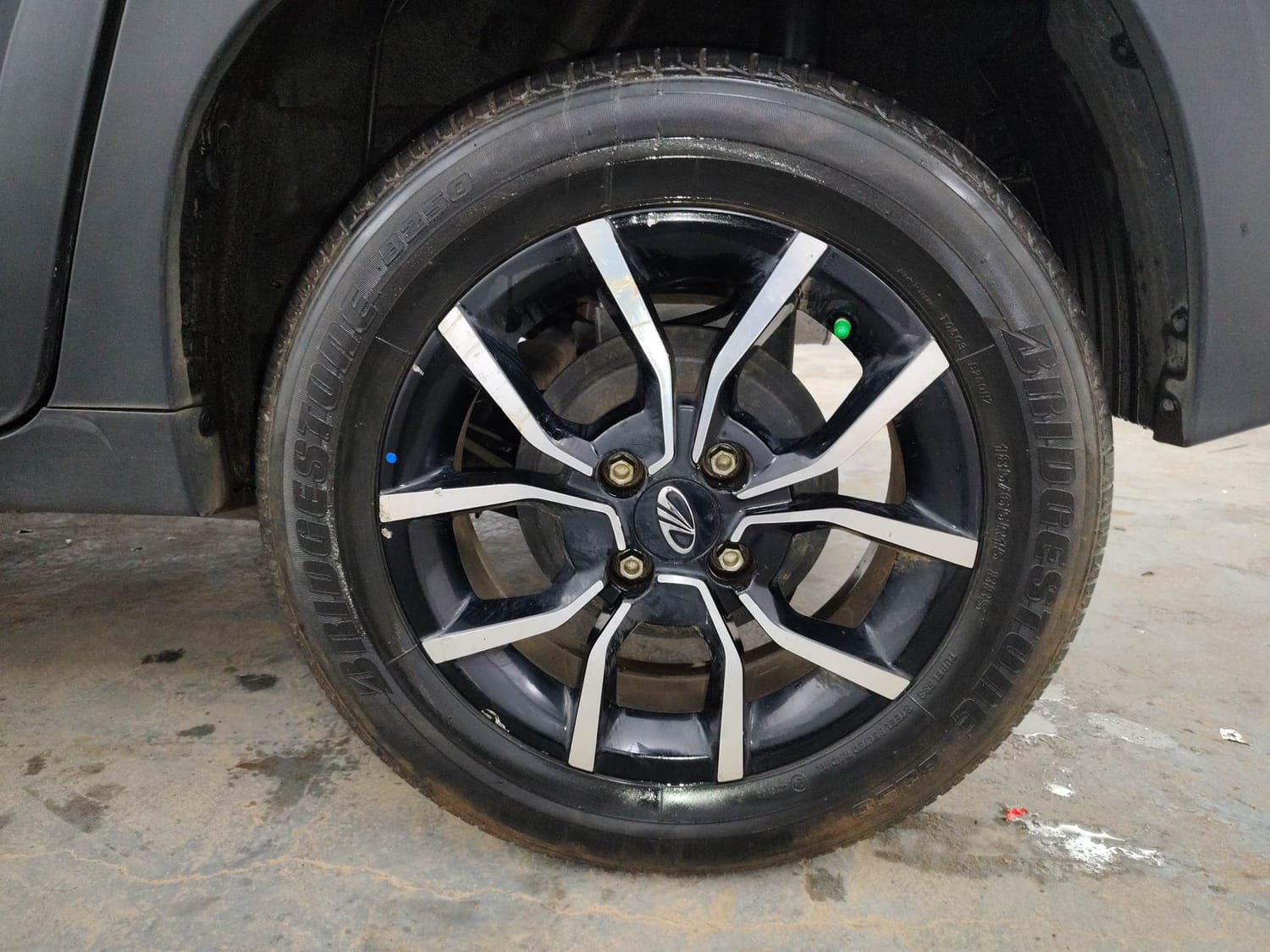Used 2018 Mahindra KUV100 NXT K8 6 STR Petrol Manual tyres LEFT REAR TYRE RIM VIEW