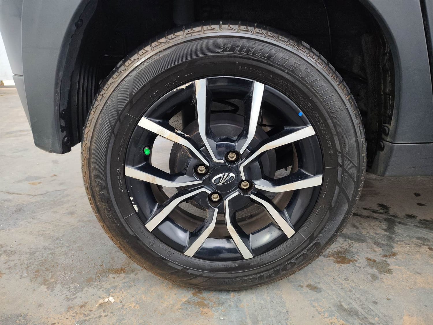 Used 2018 Mahindra KUV100 NXT K8 6 STR Petrol Manual tyres RIGHT REAR TYRE RIM VIEW