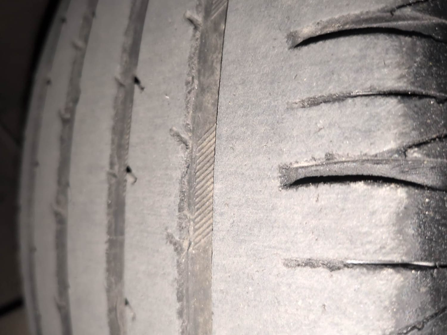 Used 2022 Kia Sonet HTX 1.5 AT Diesel Automatic tyres LEFT FRONT TYRE TREAD VIEW