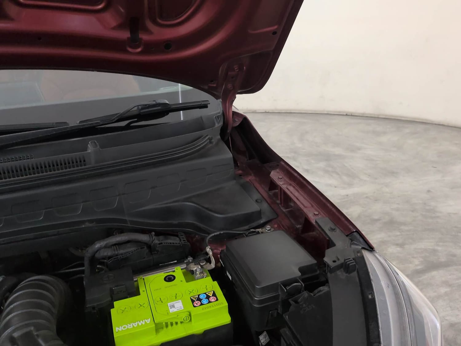 Used 2022 Kia Sonet HTX 1.5 AT Diesel Automatic engine ENGINE LEFT SIDE HINGE & APRON VIEW