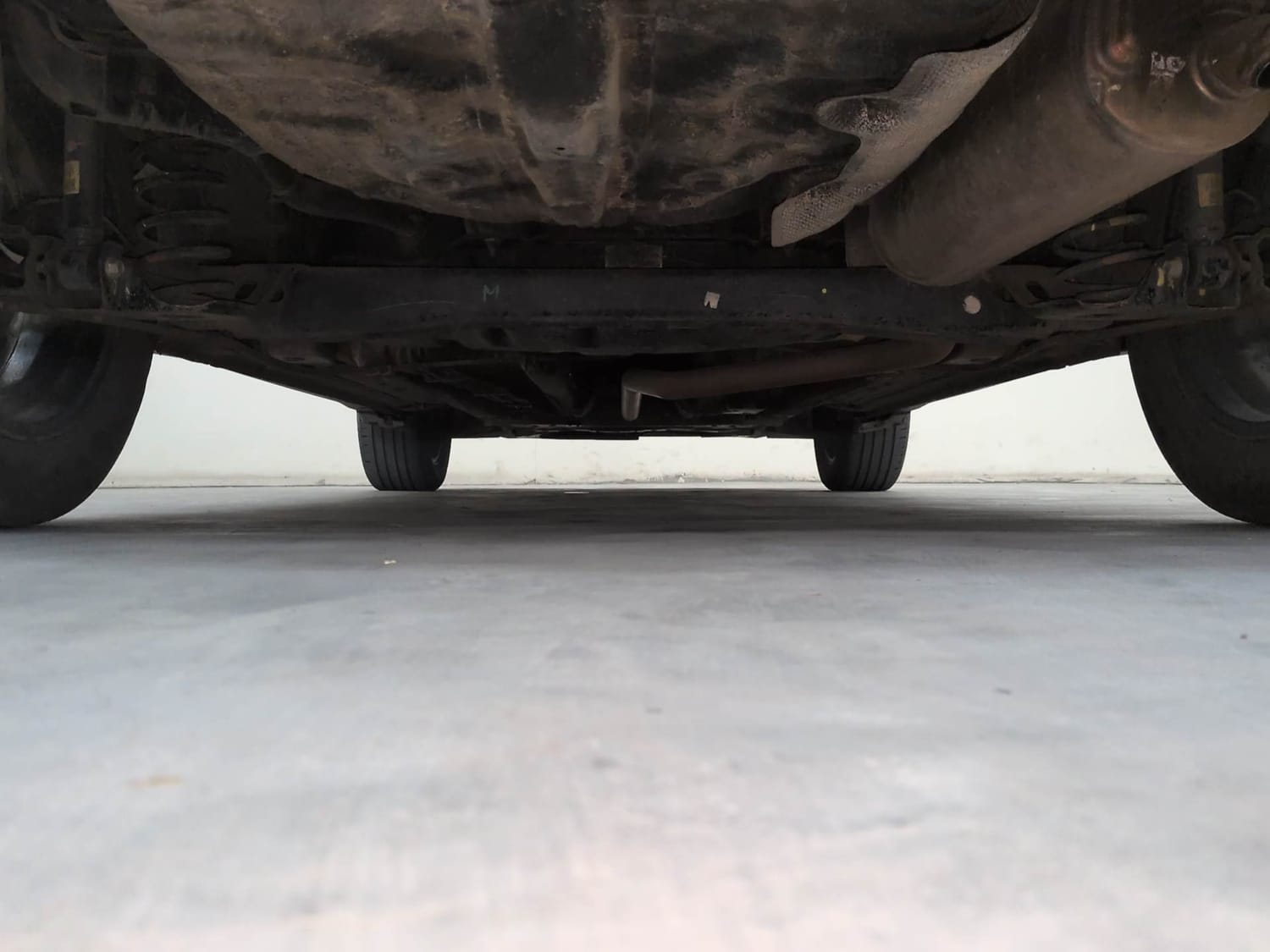 Used 2022 Kia Sonet HTX 1.5 AT Diesel Automatic extra REAR UNDERBODY VIEW (TAKEN FROM REAR)
