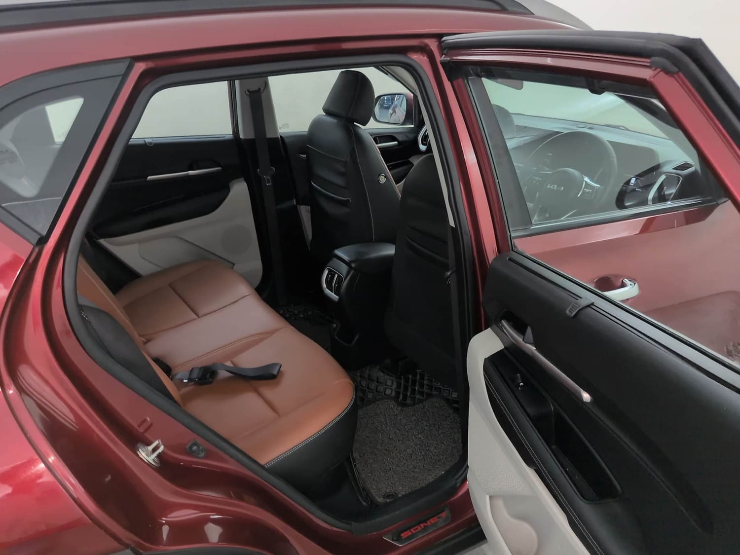 Used 2022 Kia Sonet HTX 1.5 AT Diesel Automatic interior RIGHT SIDE REAR DOOR CABIN VIEW