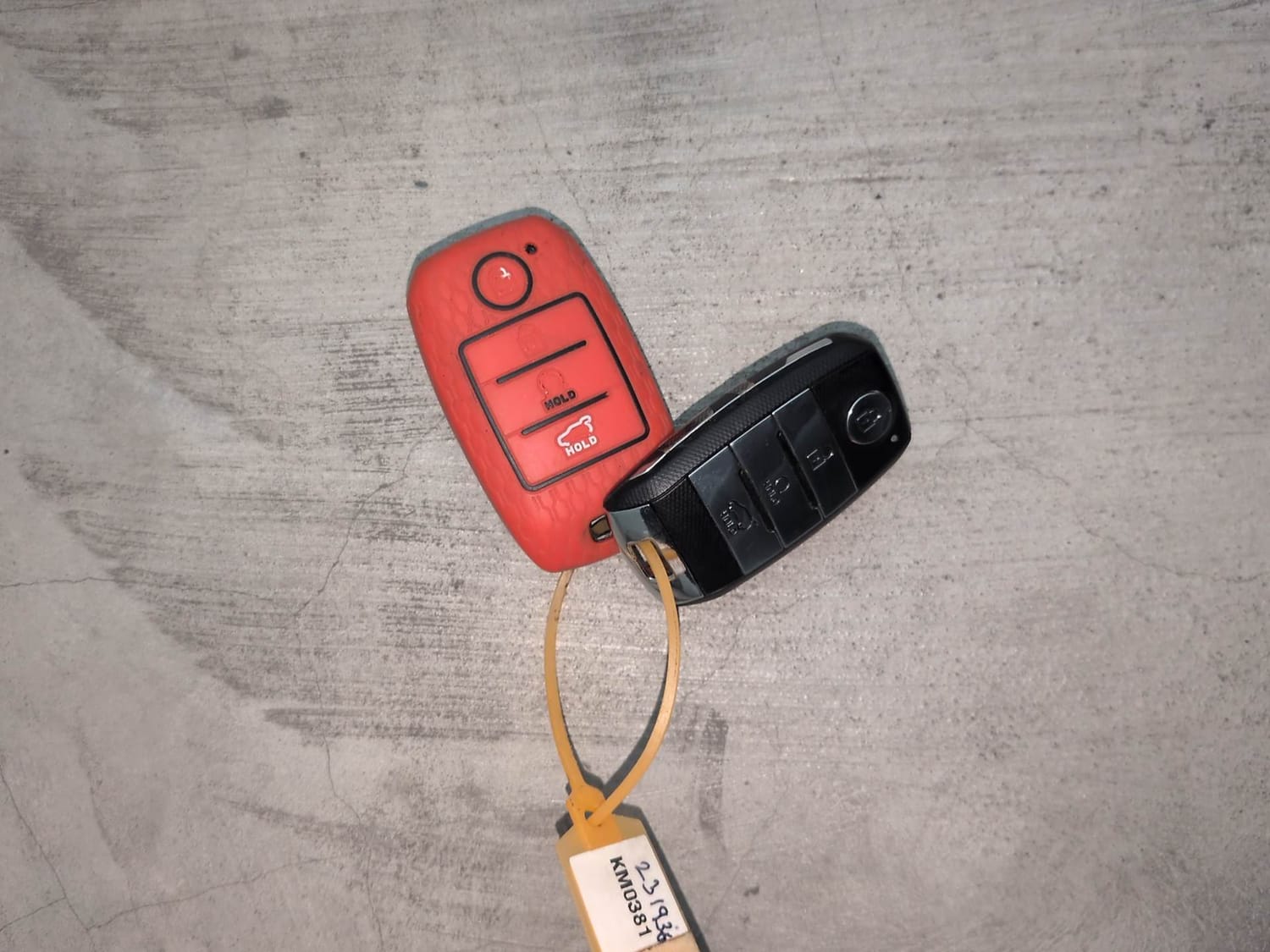 Used 2022 Kia Sonet HTX 1.5 AT Diesel Automatic extra CAR KEY VIEW