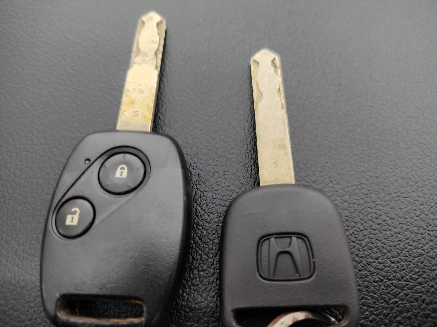 Used 2017 Honda Brio S MT Petrol Manual extra CAR KEY VIEW