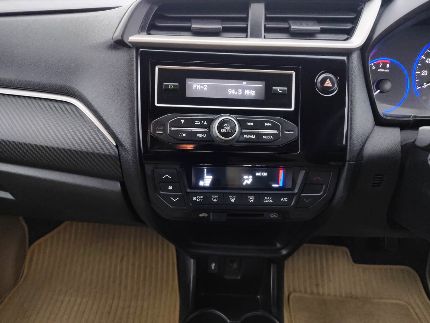 Used 2017 Honda Brio S MT Petrol Manual interior MUSIC SYSTEM & AC CONTROL VIEW