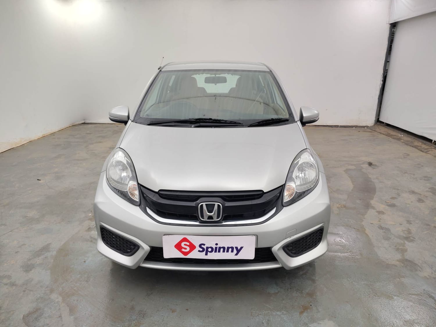 Used 2017 Honda Brio S MT Petrol Manual exterior FRONT VIEW
