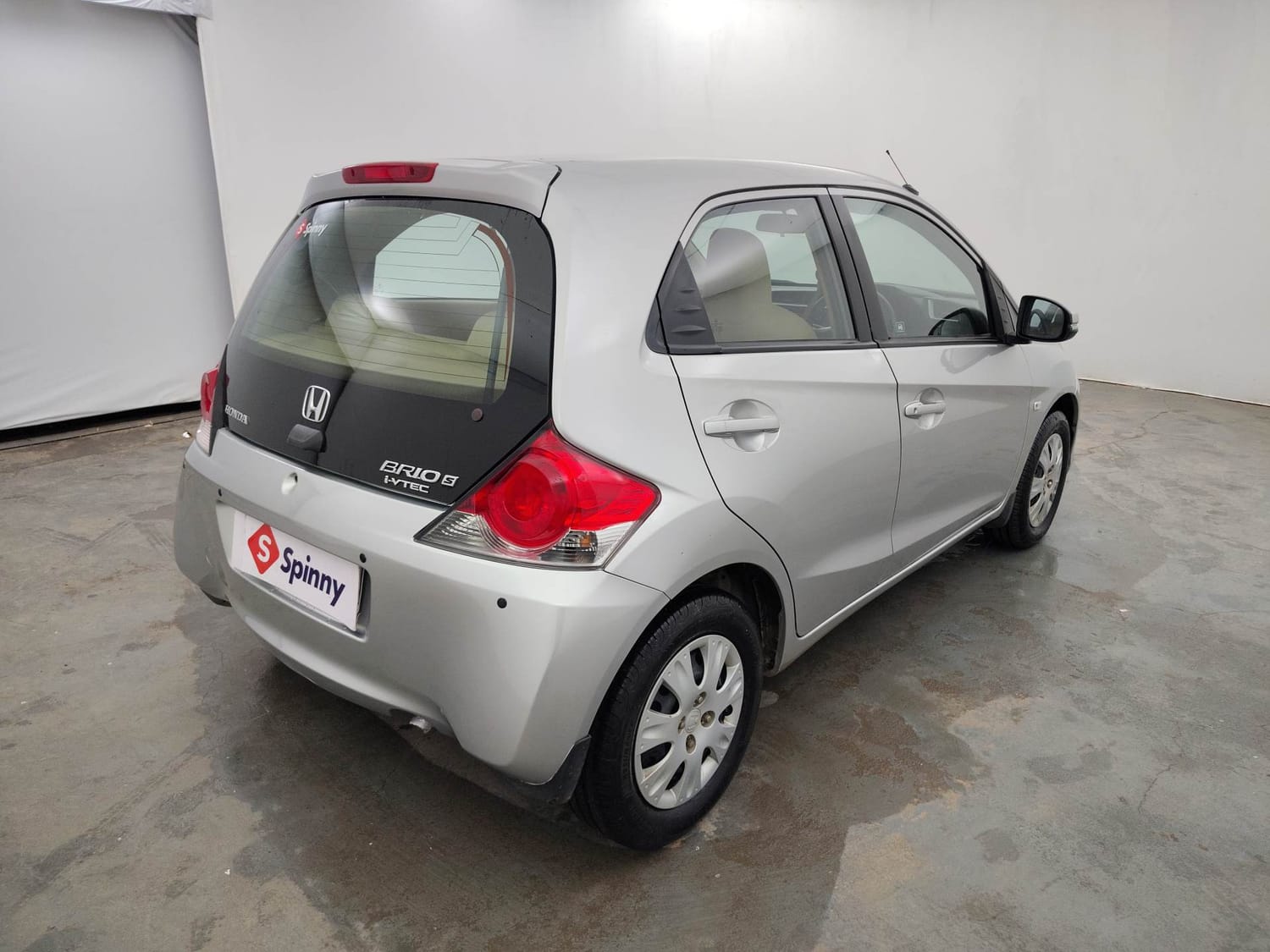 Used 2017 Honda Brio S MT Petrol Manual exterior RIGHT REAR CORNER VIEW