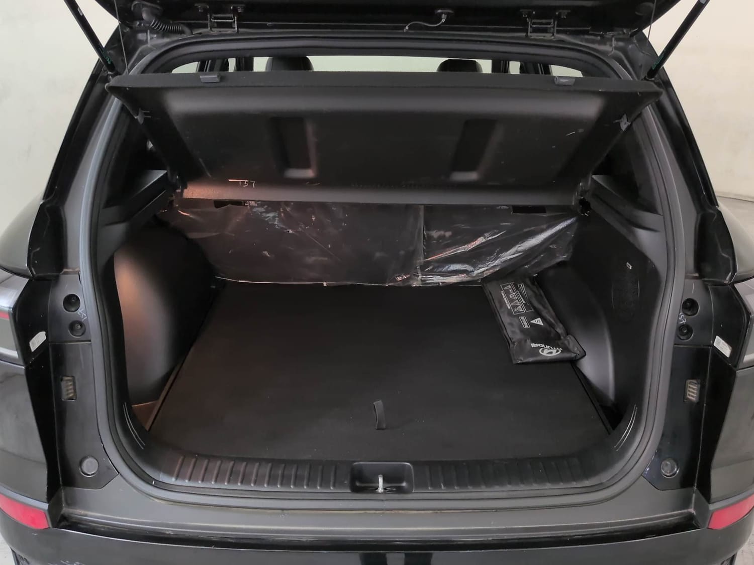 Used 2024 Hyundai Creta N-Line N10 1.5 Turbo MT Petrol Manual interior DICKY INSIDE VIEW