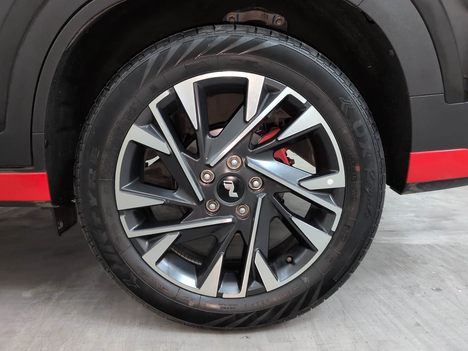 Used 2024 Hyundai Creta N-Line N10 1.5 Turbo MT Petrol Manual tyres LEFT REAR TYRE RIM VIEW