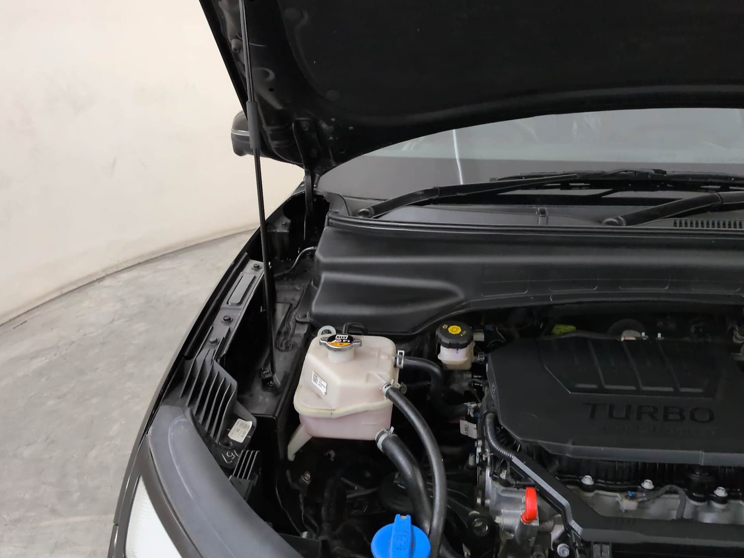Used 2024 Hyundai Creta N-Line N10 1.5 Turbo MT Petrol Manual engine ENGINE RIGHT SIDE HINGE & APRON VIEW