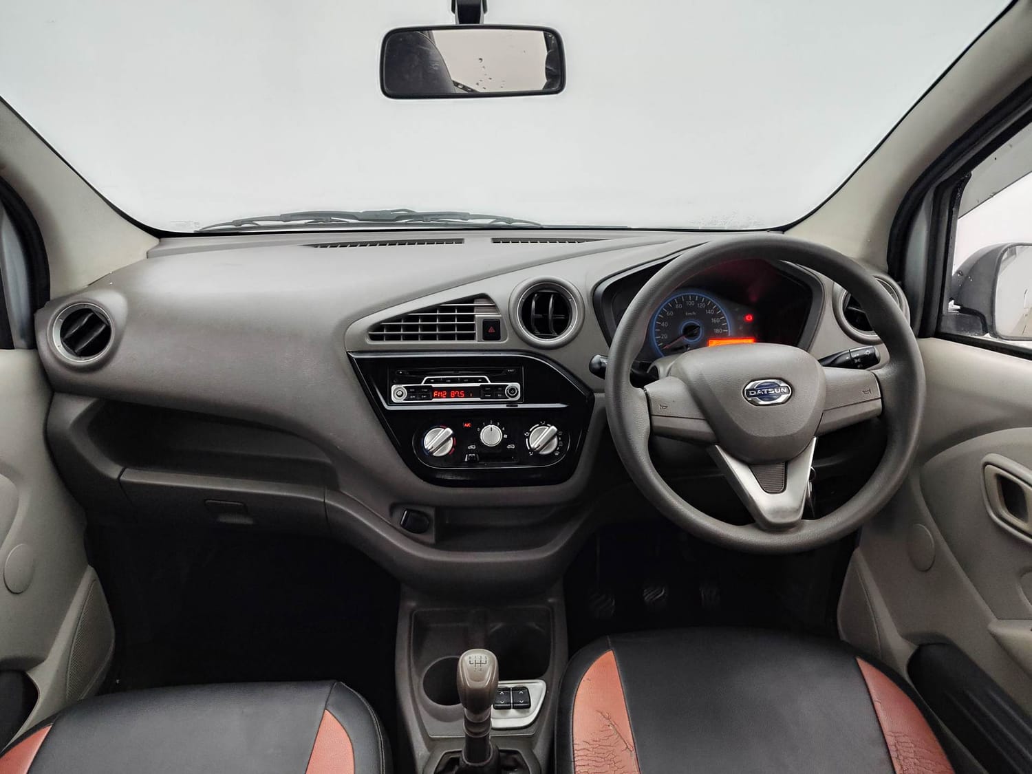 Used 2016 Datsun Redi-GO T (O) Petrol Manual interior DASHBOARD VIEW