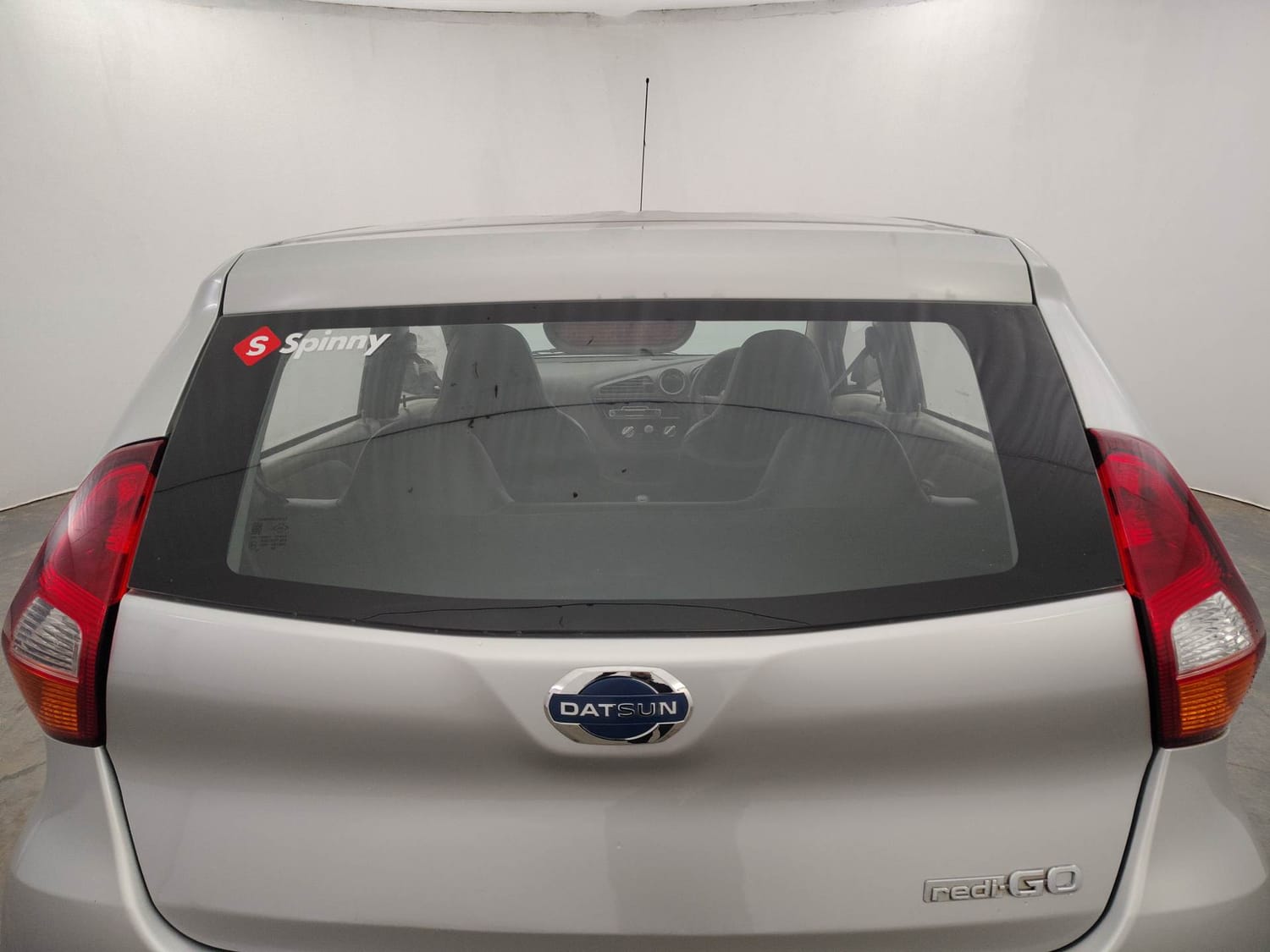 Used 2016 Datsun Redi-GO T (O) Petrol Manual exterior BACK WINDSHIELD VIEW