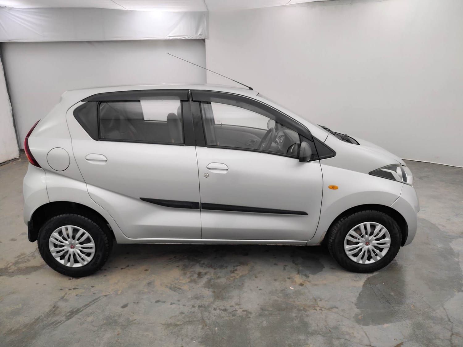 Used 2016 Datsun Redi-GO T (O) Petrol Manual exterior RIGHT SIDE VIEW