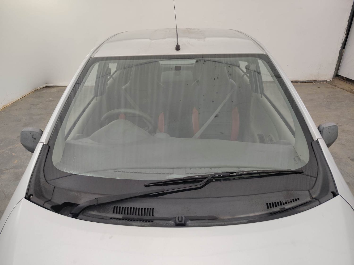 Used 2016 Datsun Redi-GO T (O) Petrol Manual exterior FRONT WINDSHIELD VIEW