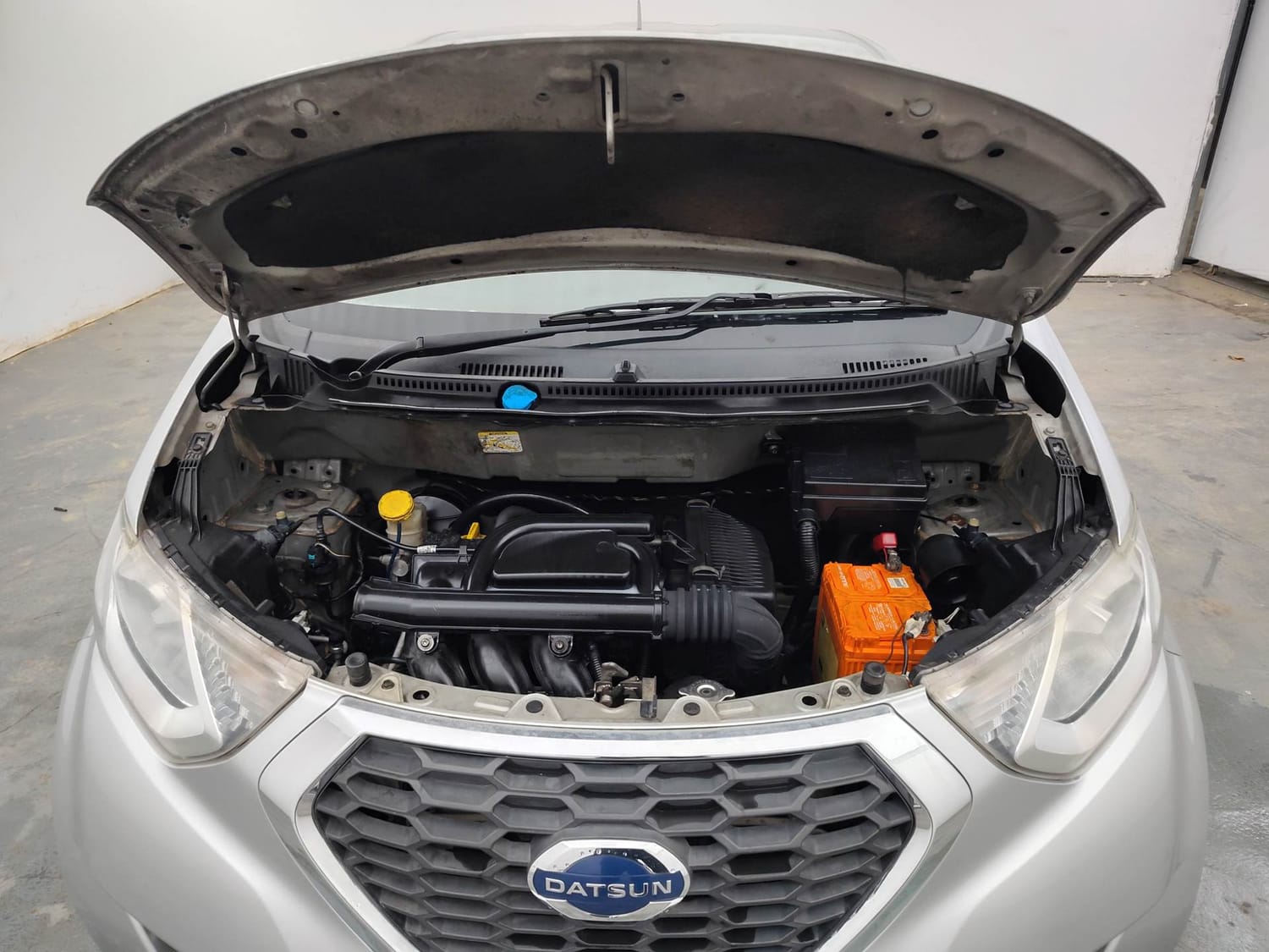 Used 2016 Datsun Redi-GO T (O) Petrol Manual engine ENGINE & BONNET OPEN FRONT VIEW